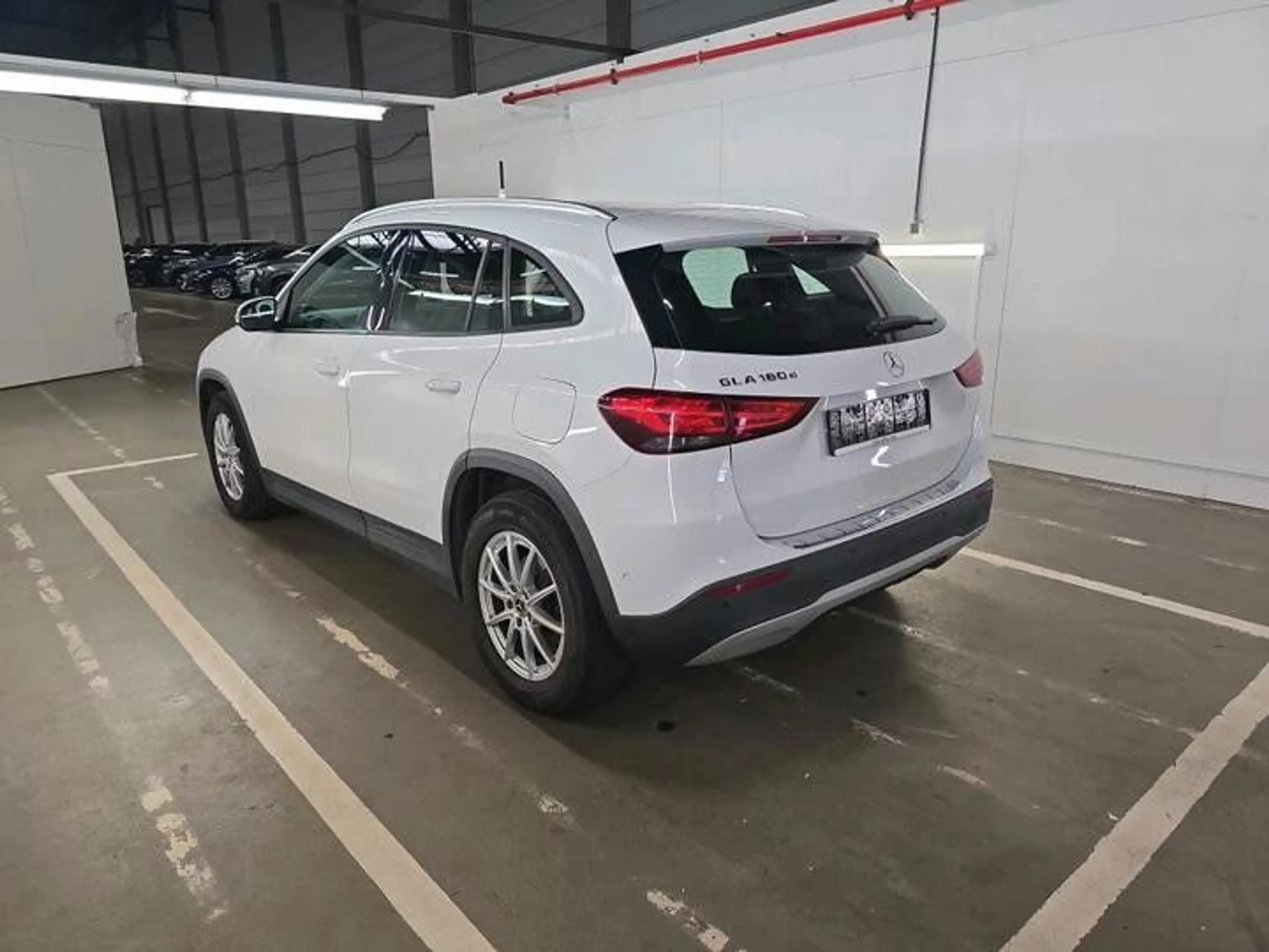 Mercedes-Benz GLA 180 d Business Solution 85kW,Autom,Leder — photo 3