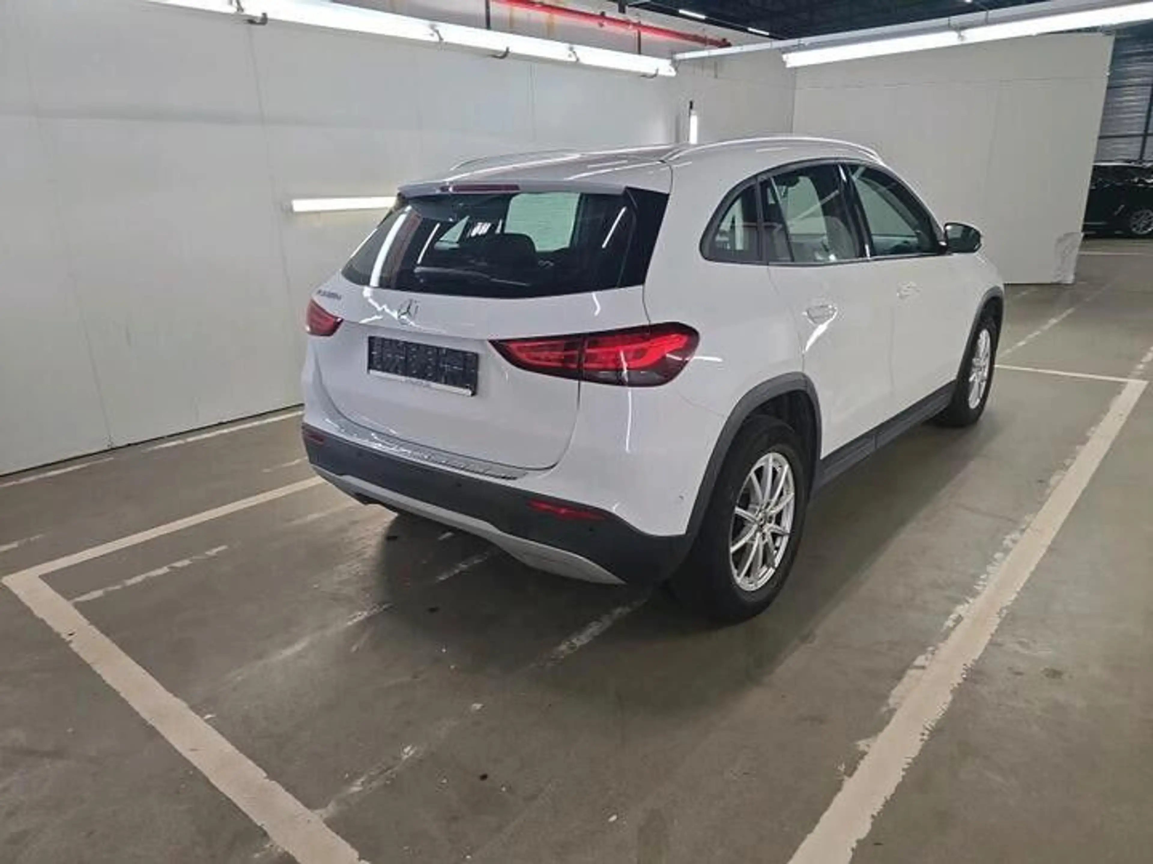 Mercedes-Benz GLA 180 d Business Solution 85kW,Autom,Leder — photo 4