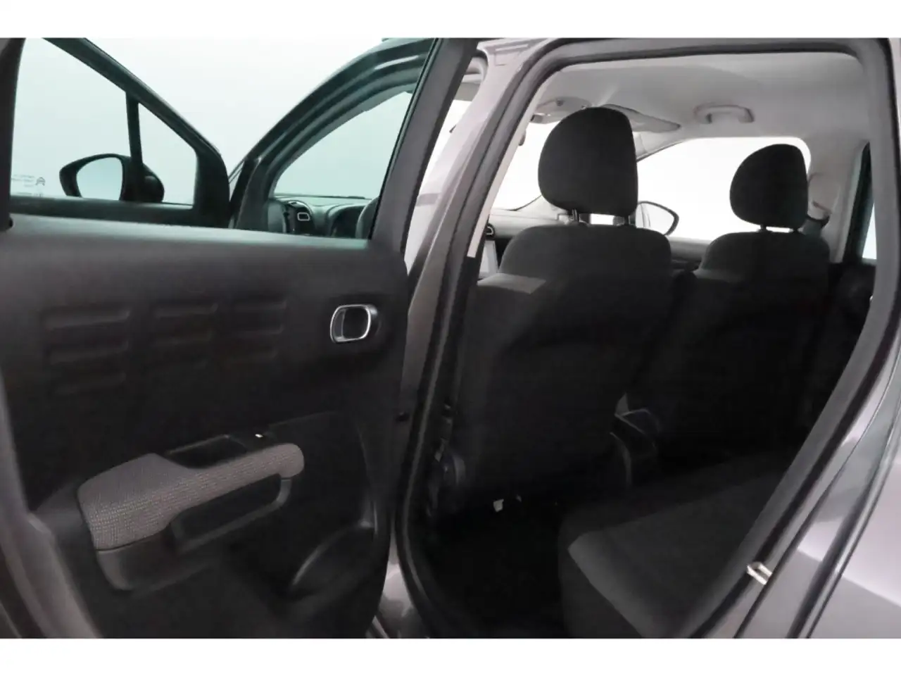 Citroen C3 Aircross 1.5 BHDi 110 Feel Pack+AHK+CARPLAY 17