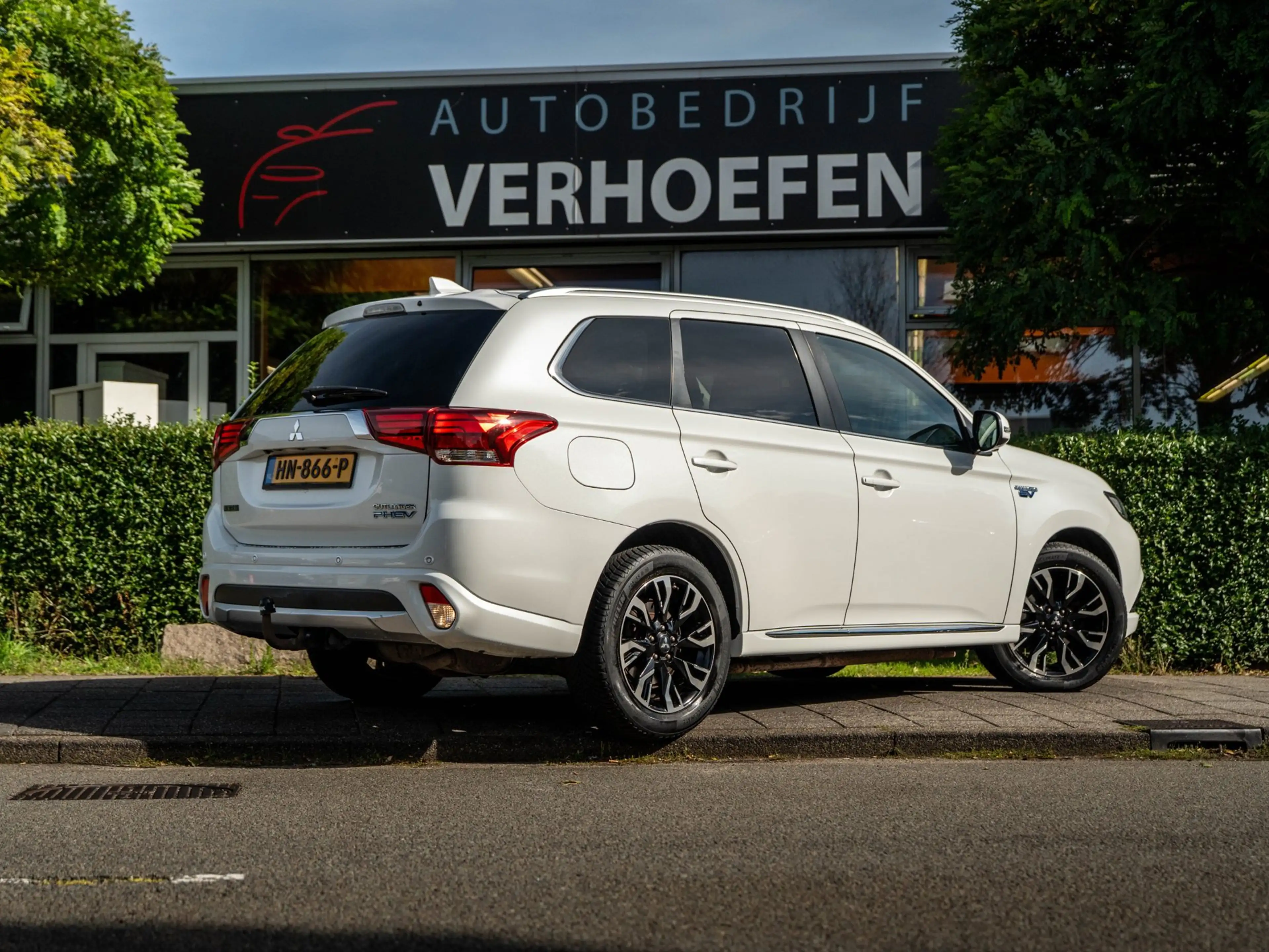 Mitsubishi Outlander 2.0 PHEV instyle+ DEALERONDERHOUDEN/STOEL- & STUUR — photo 8