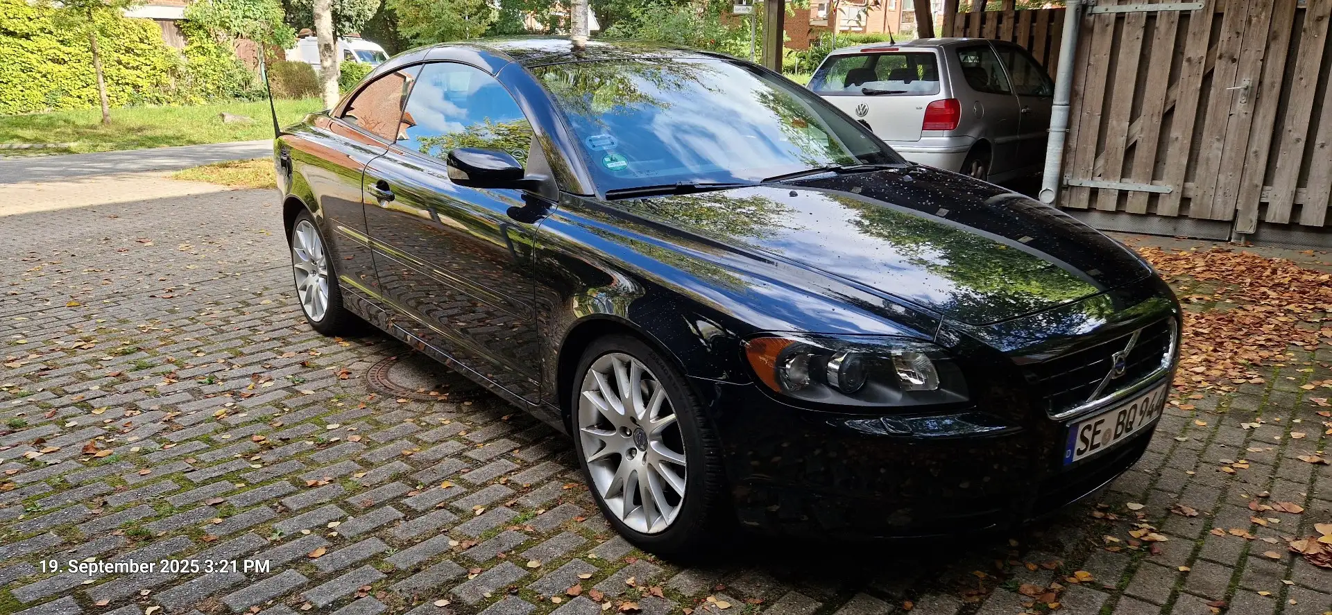 Volvo C70 2.4 Summum (103kW) 140PS Schwarz - 1