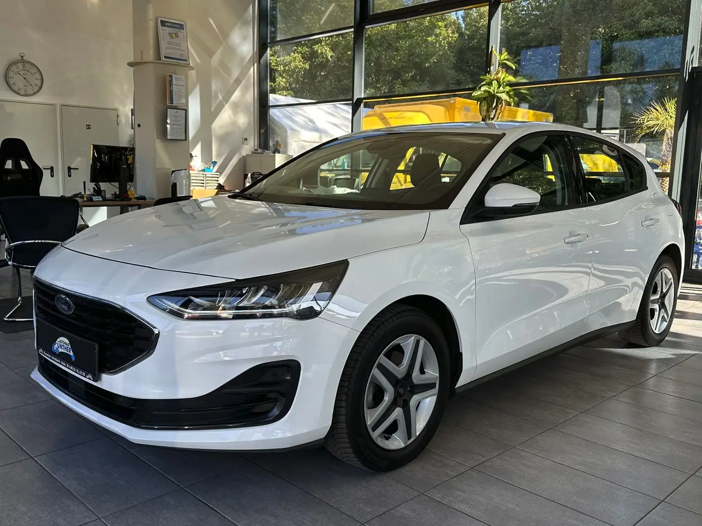 Ford Focus Lim.*Automatik*bis zu 10J Garantie Blanc - 1