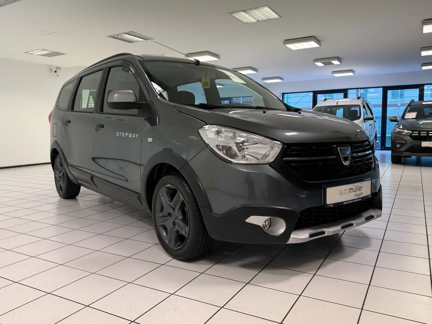 Dacia Lodgy 1.2 Stepway Celebration|AHK|PDC|Kamera| Grau - 1