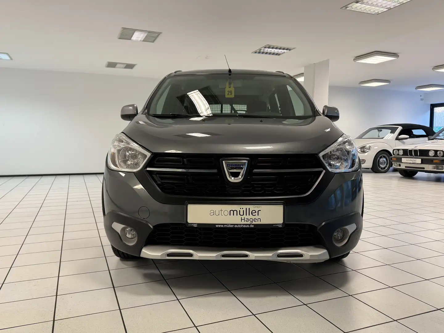 Dacia Lodgy 1.2 Stepway Celebration|AHK|PDC|Kamera| Grau - 2