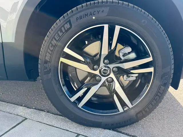 Volvo XC40 view 13