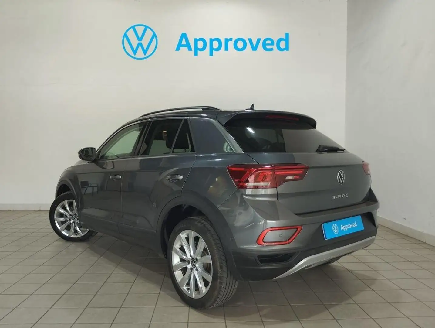 Volkswagen T-Roc 1.5 TSI Más DSG7 110KW Gris - 2