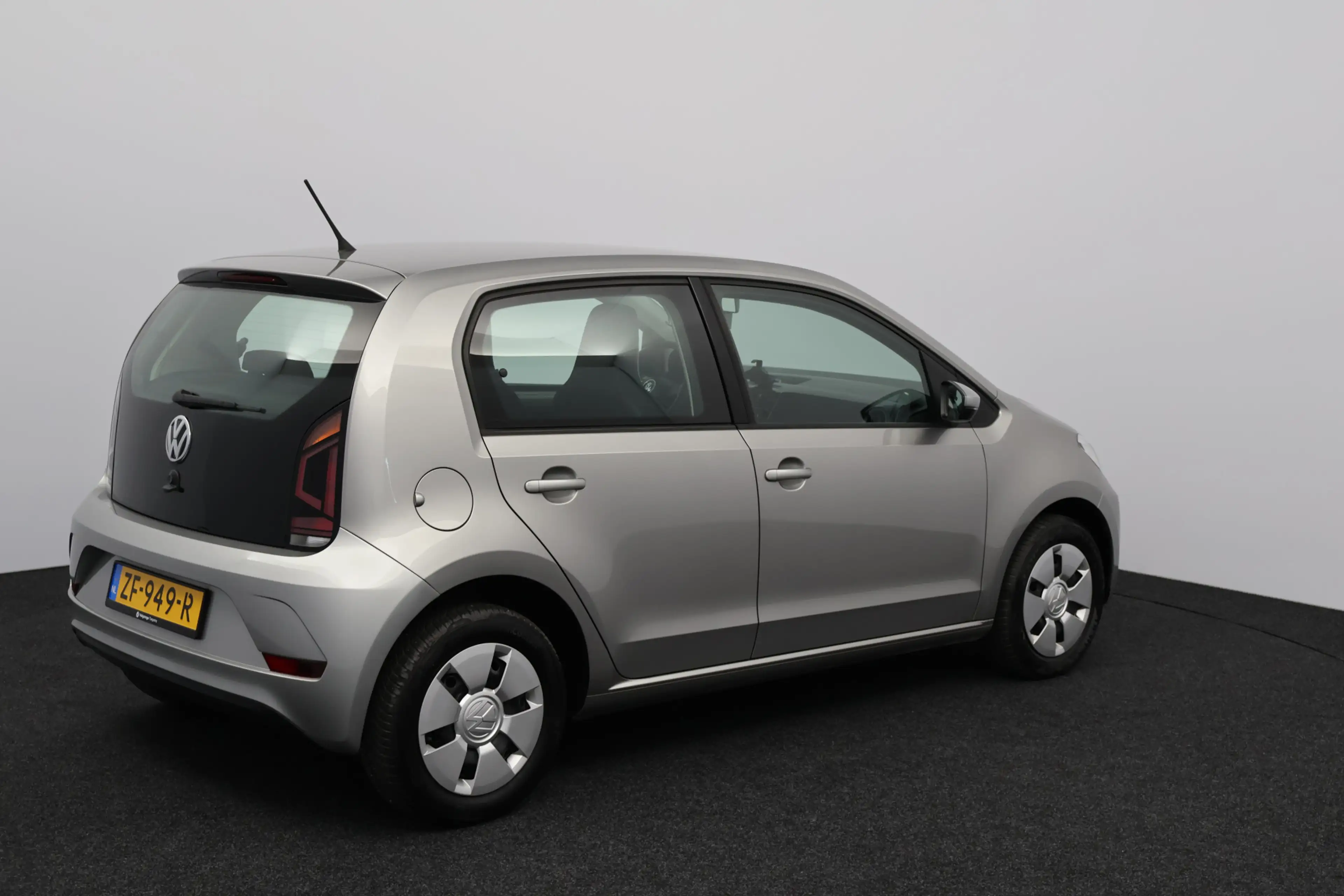 Volkswagen up! 1.0 BMT move up!/ Maps+More/ 5-DRS/ Airco!/ Radio- — photo 12
