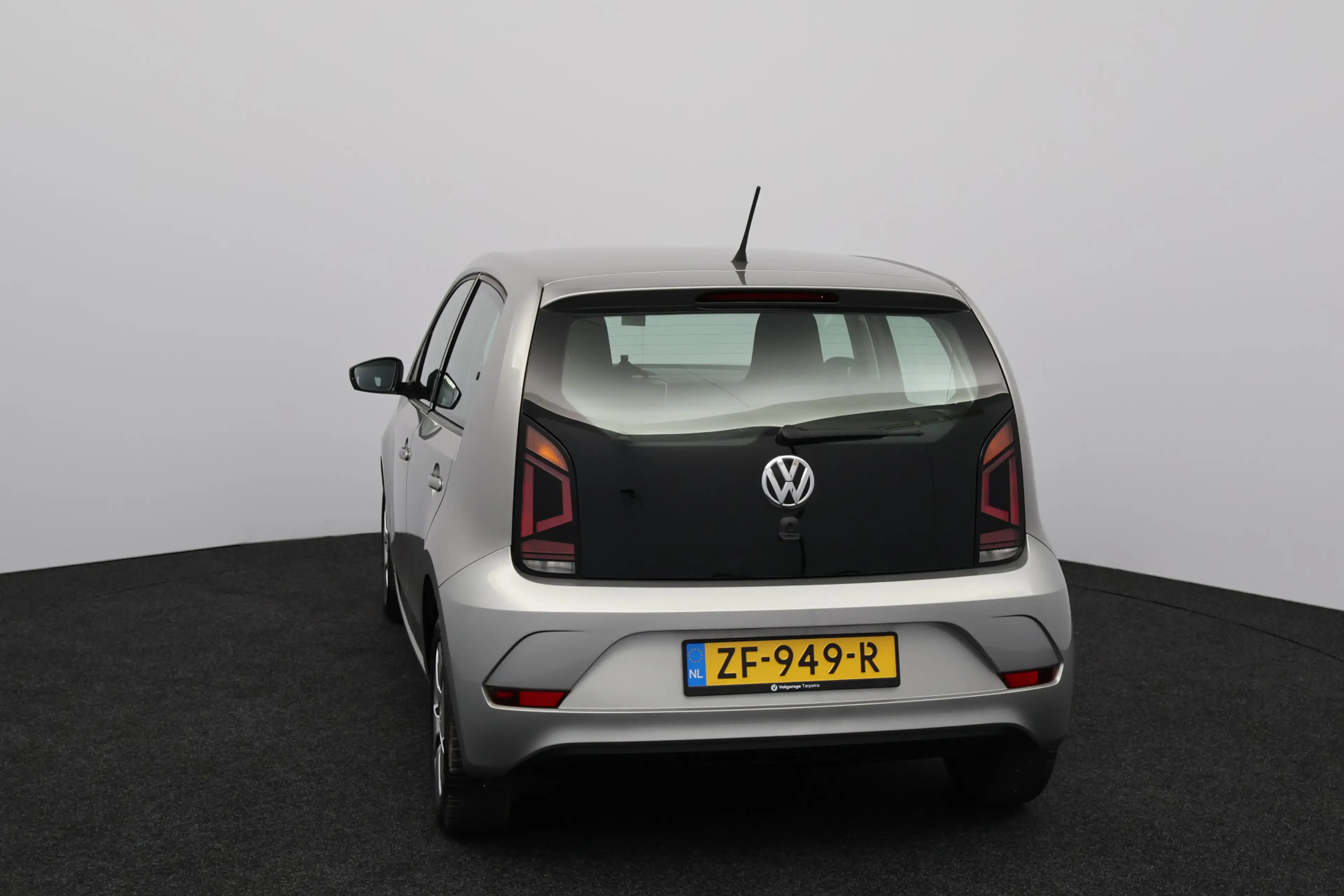 Volkswagen up! 1.0 BMT move up!/ Maps+More/ 5-DRS/ Airco!/ Radio- — photo 14