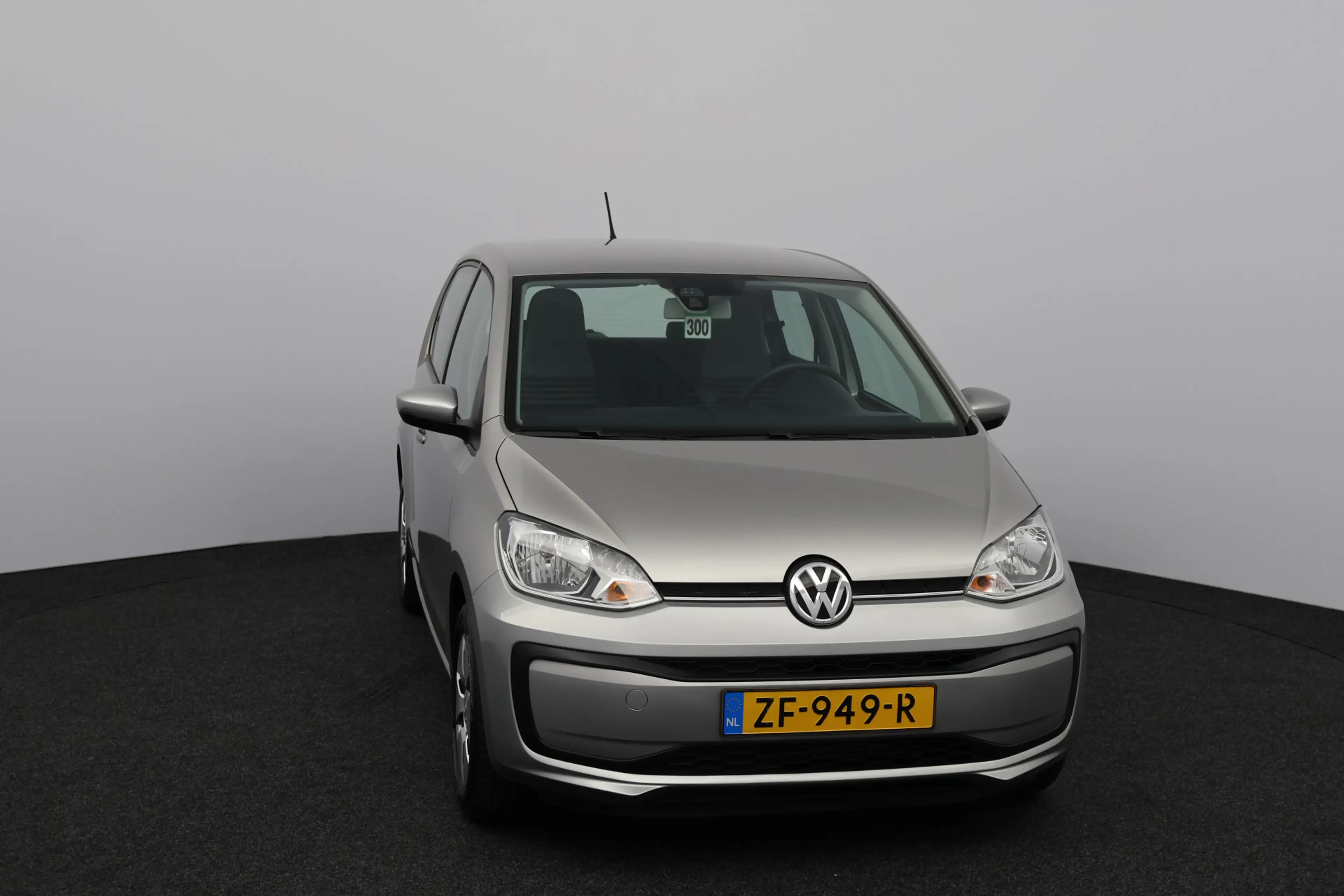 Volkswagen up! 1.0 BMT move up!/ Maps+More/ 5-DRS/ Airco!/ Radio- — photo 8