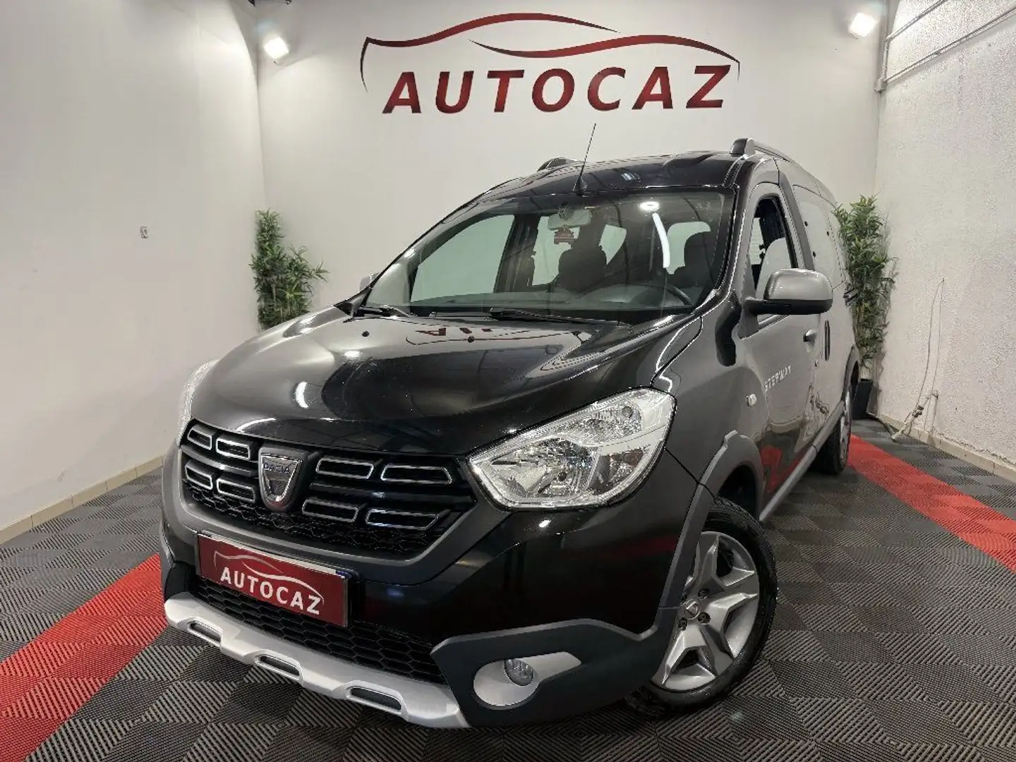 Dacia Dokker dCi 95 2020 Stepway +CAMERA+ATTELAGE Noir - 1