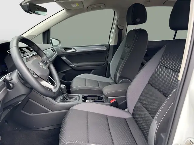 Volkswagen Touran view 11