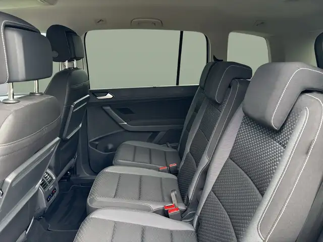 Volkswagen Touran view 12