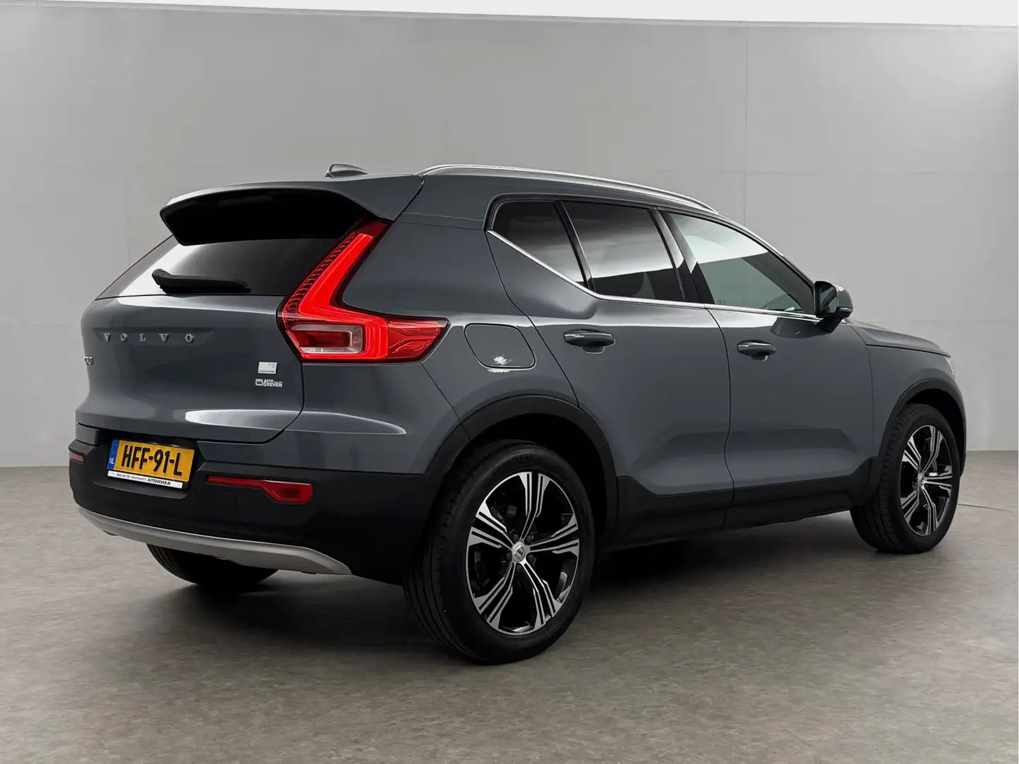 Volvo XC40 1.5 T5 Recharge Inscription 262PK Hybride Pano Vir Gris - 2