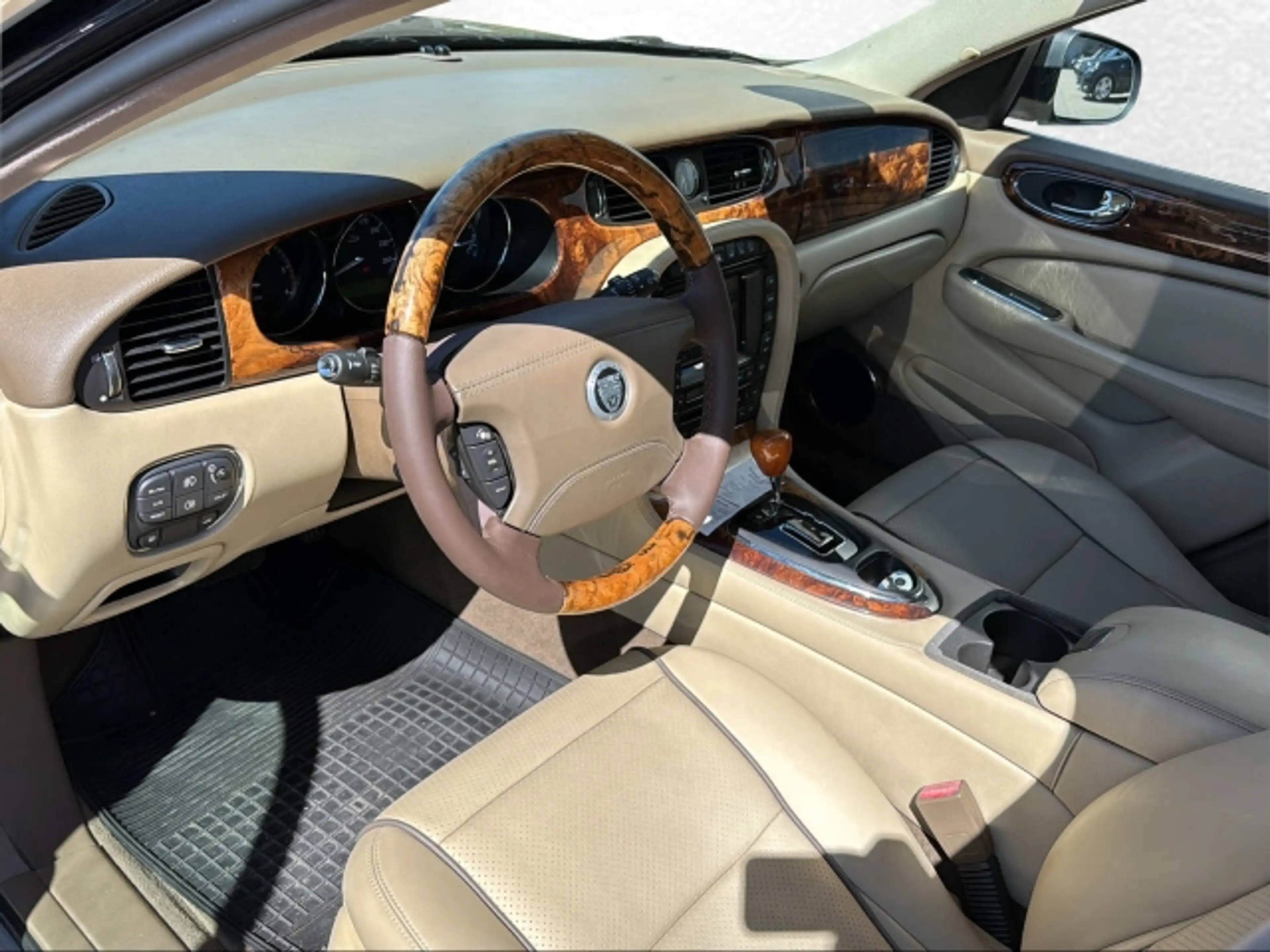 Jaguar XJ 2,7D 207PS Executive — photo 9