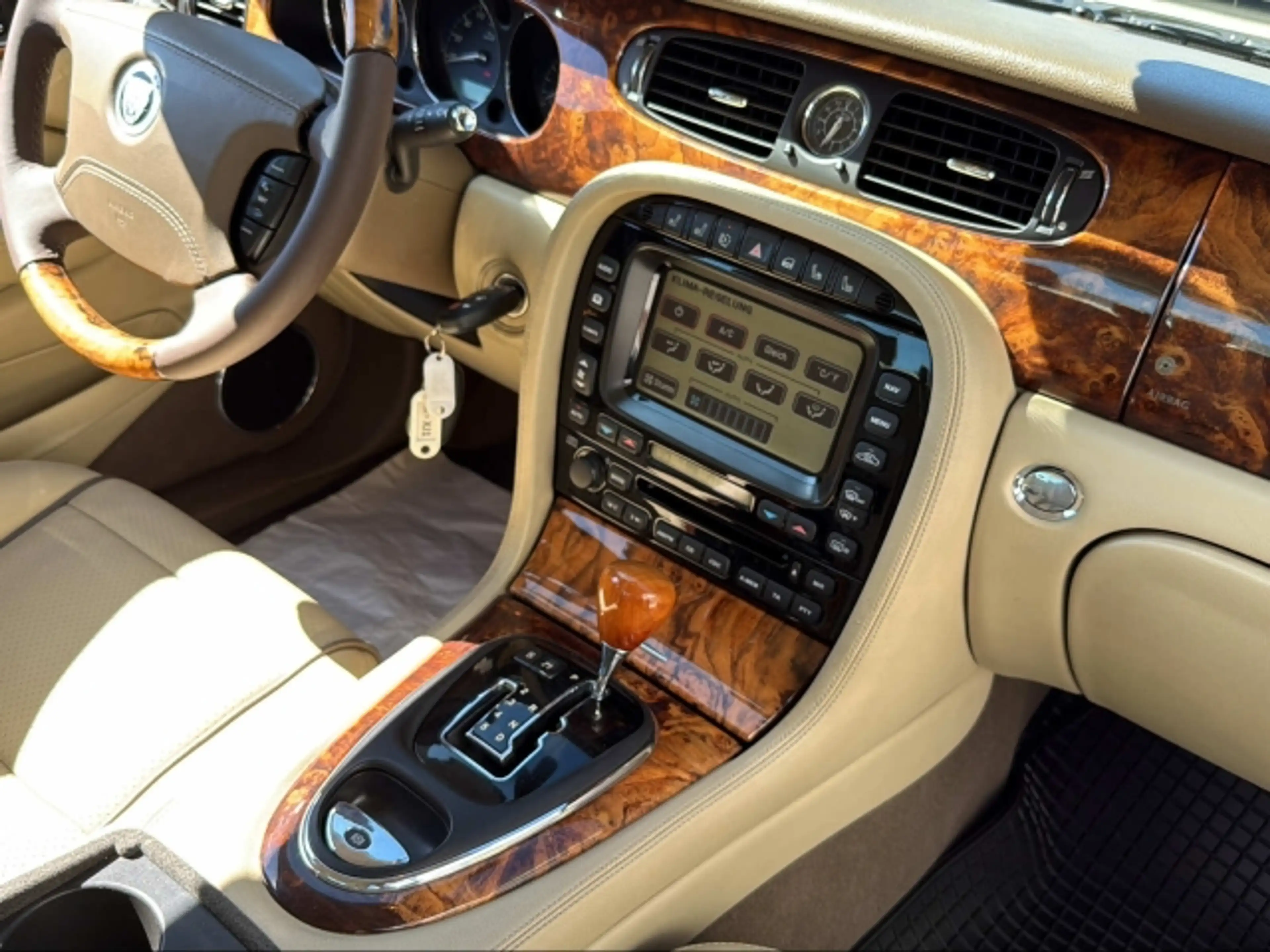 Jaguar XJ 2,7D 207PS Executive — photo 13