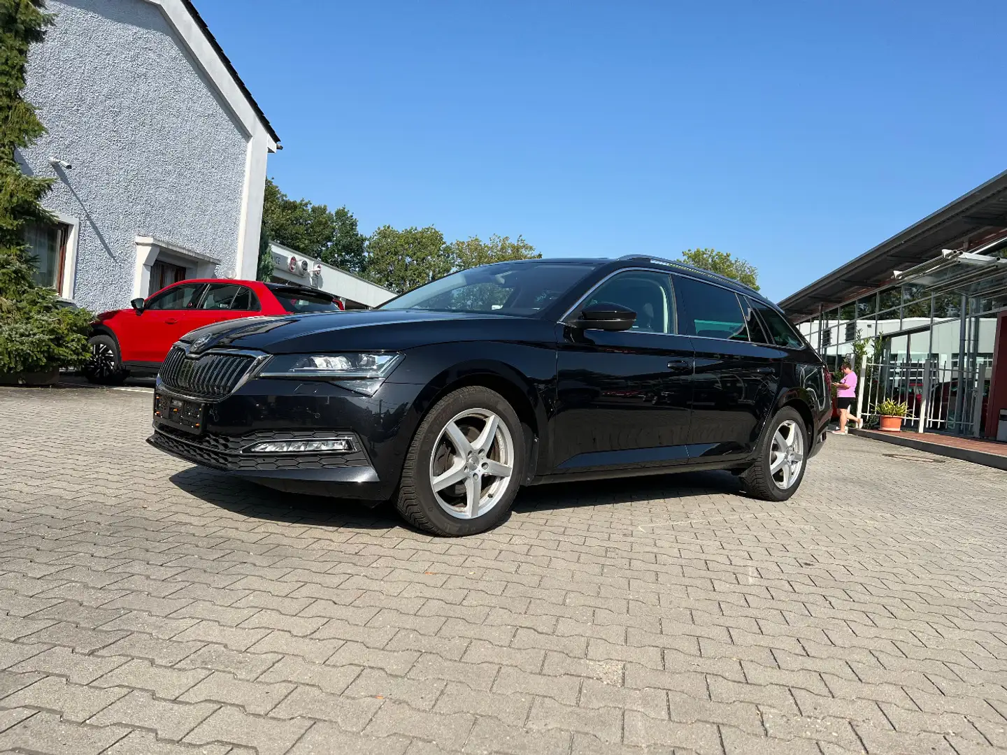 Skoda Superb Combi 2.0 TDI Style LED Navi Pano SD Sitzh Schwarz - 1