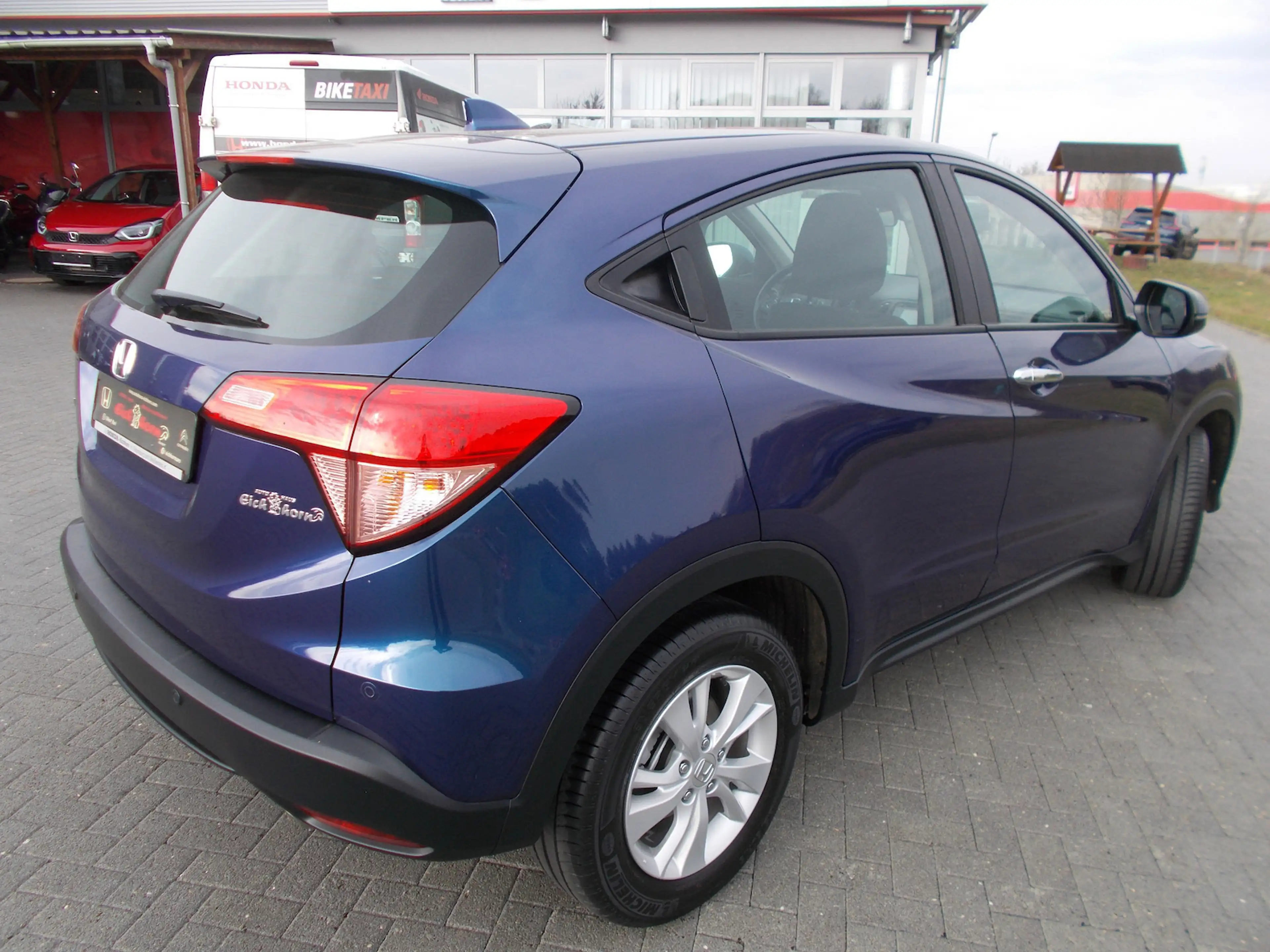 Honda HR-V 1,5 i-VTEC Elegance — photo 8