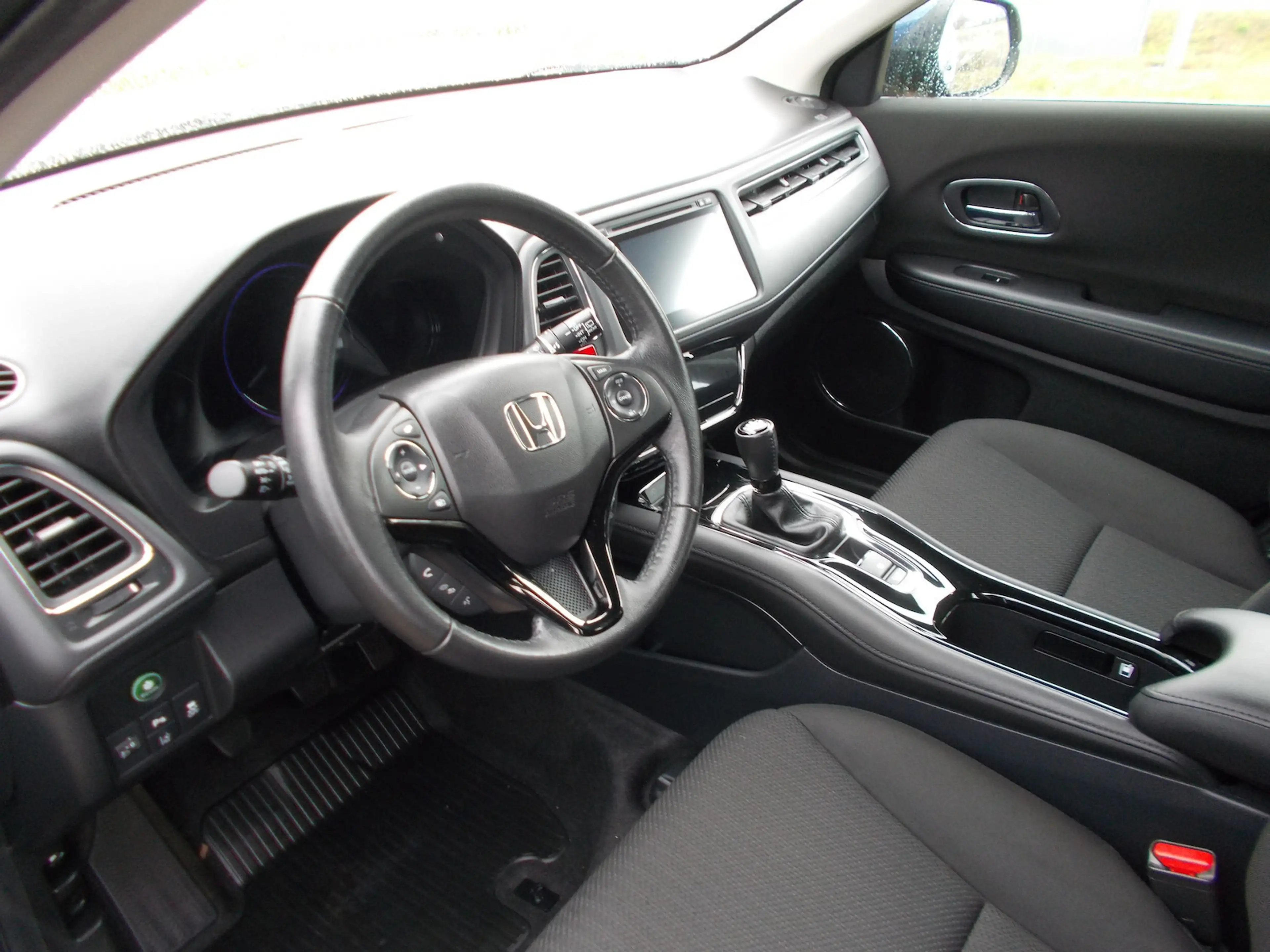 Honda HR-V 1,5 i-VTEC Elegance — photo 11