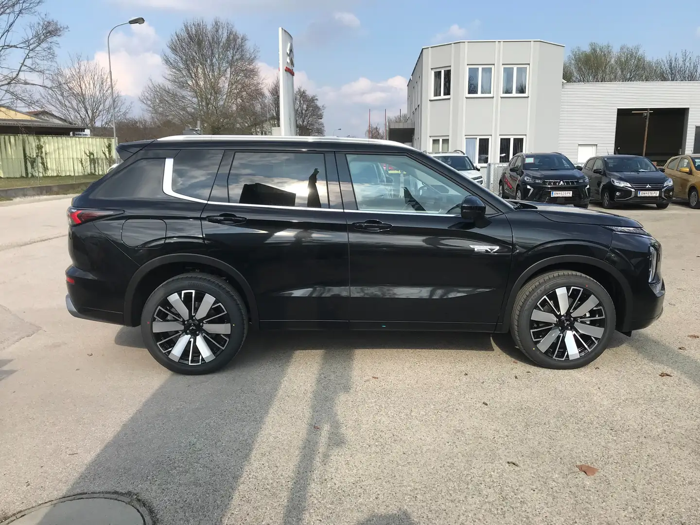 Mitsubishi Outlander 2,4 PHEV S-AWC Diamond Aut. Schwarz - 2