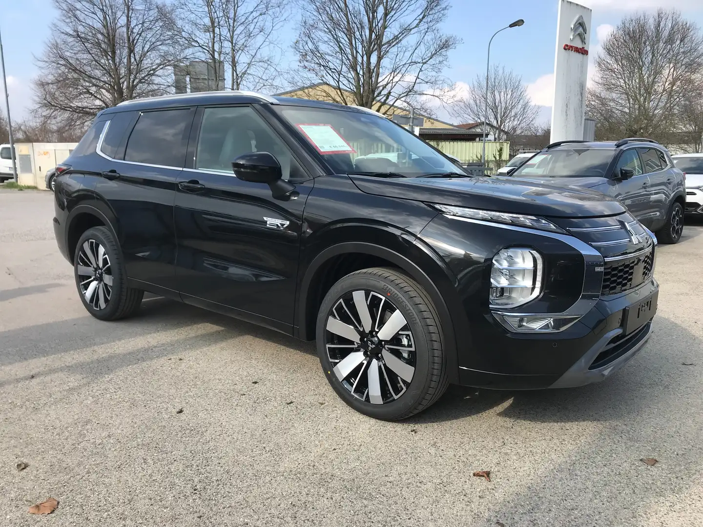 Mitsubishi Outlander 2,4 PHEV S-AWC Diamond Aut. Schwarz - 1