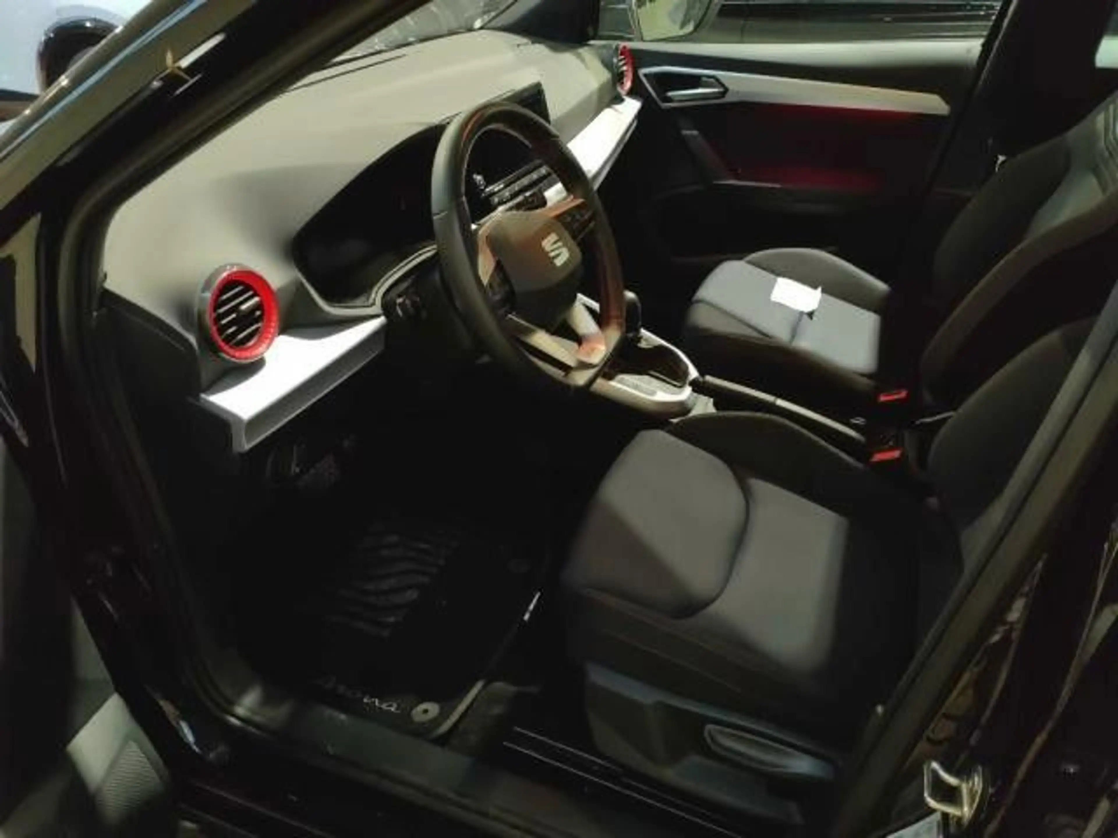 SEAT Arona FR-Line  1.0TSI DSG PDC Alu17 LED — photo 5