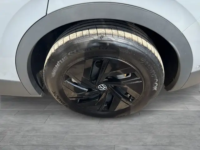 Volkswagen Id.4 view 7
