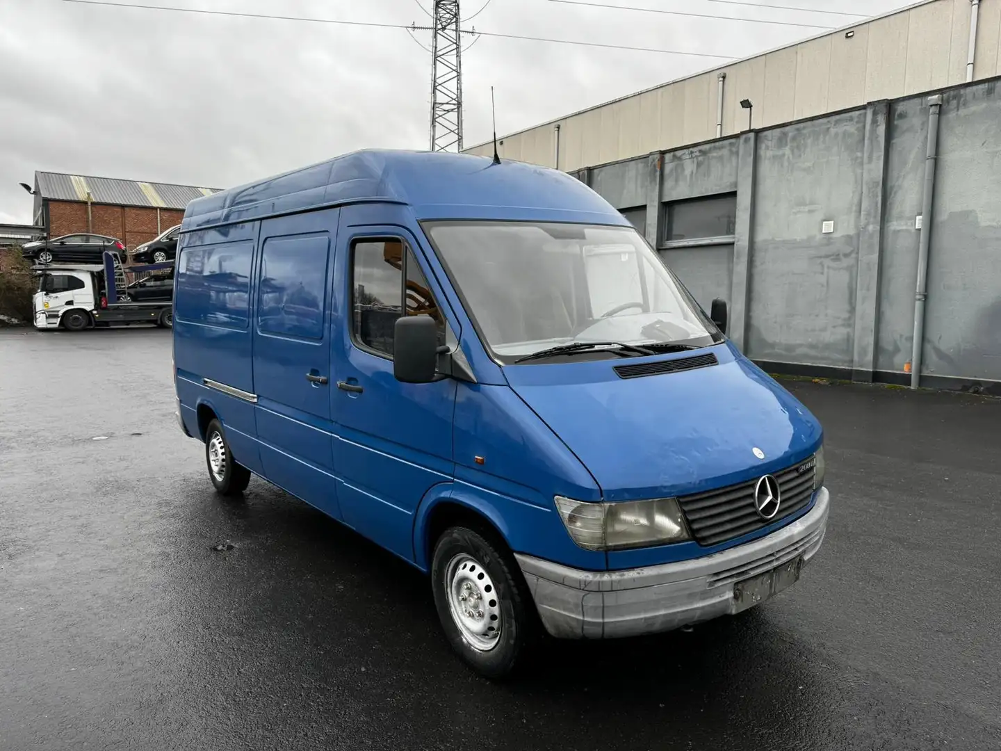 Mercedes-Benz Sprinter 208D L2H2 Grand Levier de Vitesse Moteur Ordinaire Blauw - 2