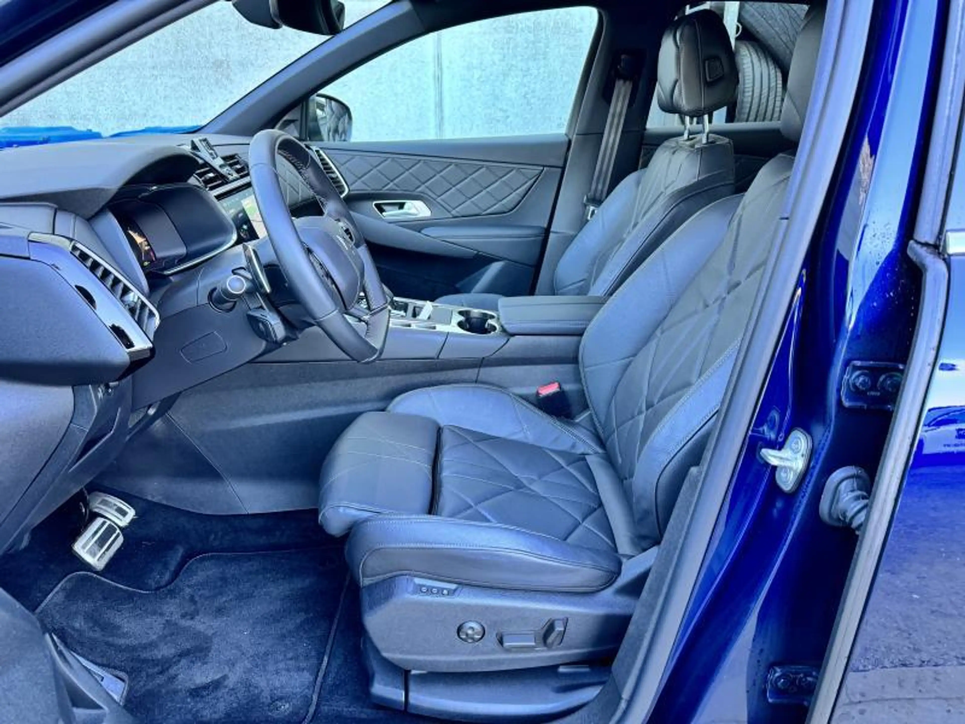 DS Automobiles DS 7 ***Bastille E-Tense 225*** — photo 14