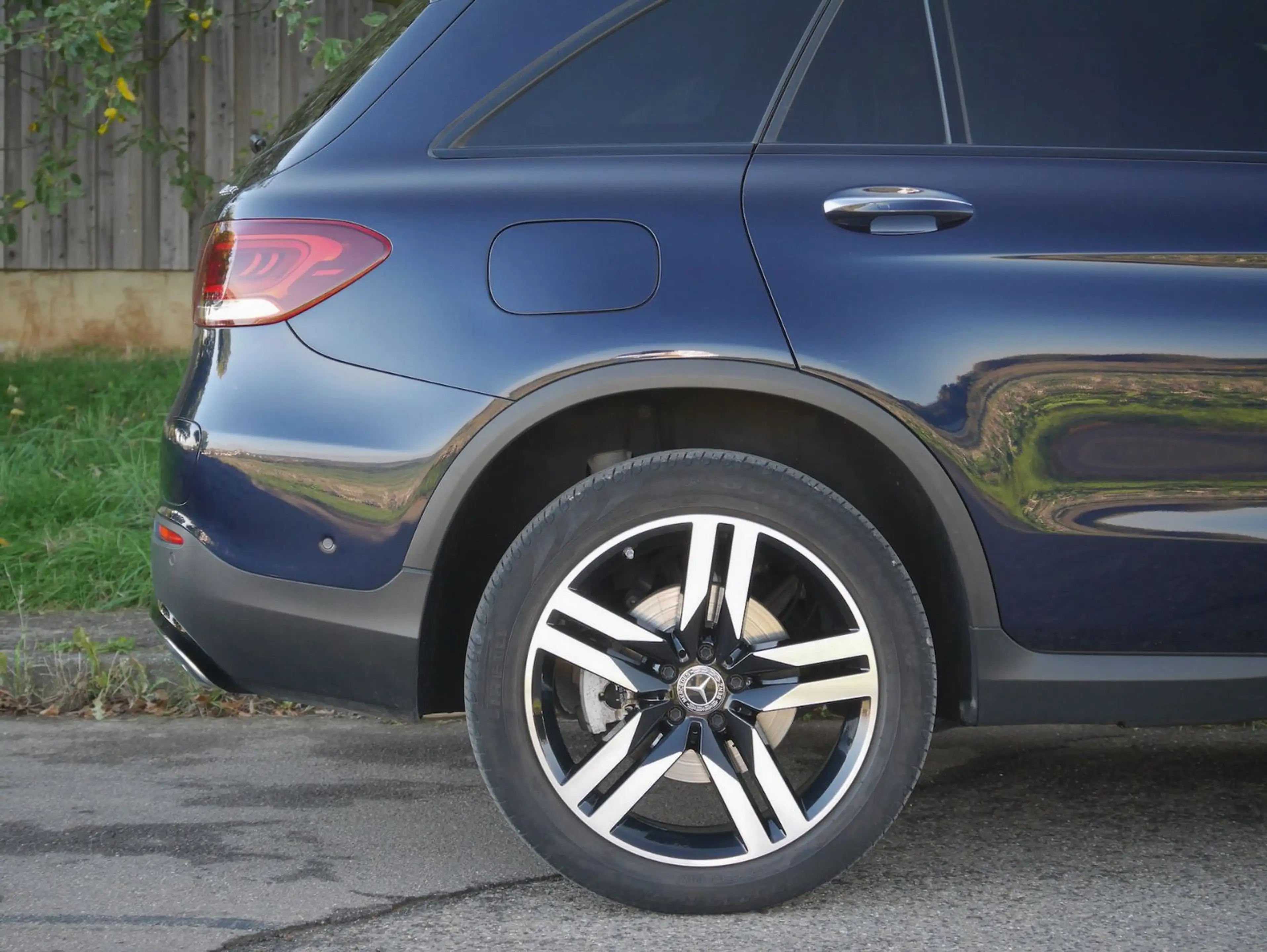 Mercedes-Benz GLC 300 e 4Matic Plug-In-Hybrid//AMG Line — photo 13