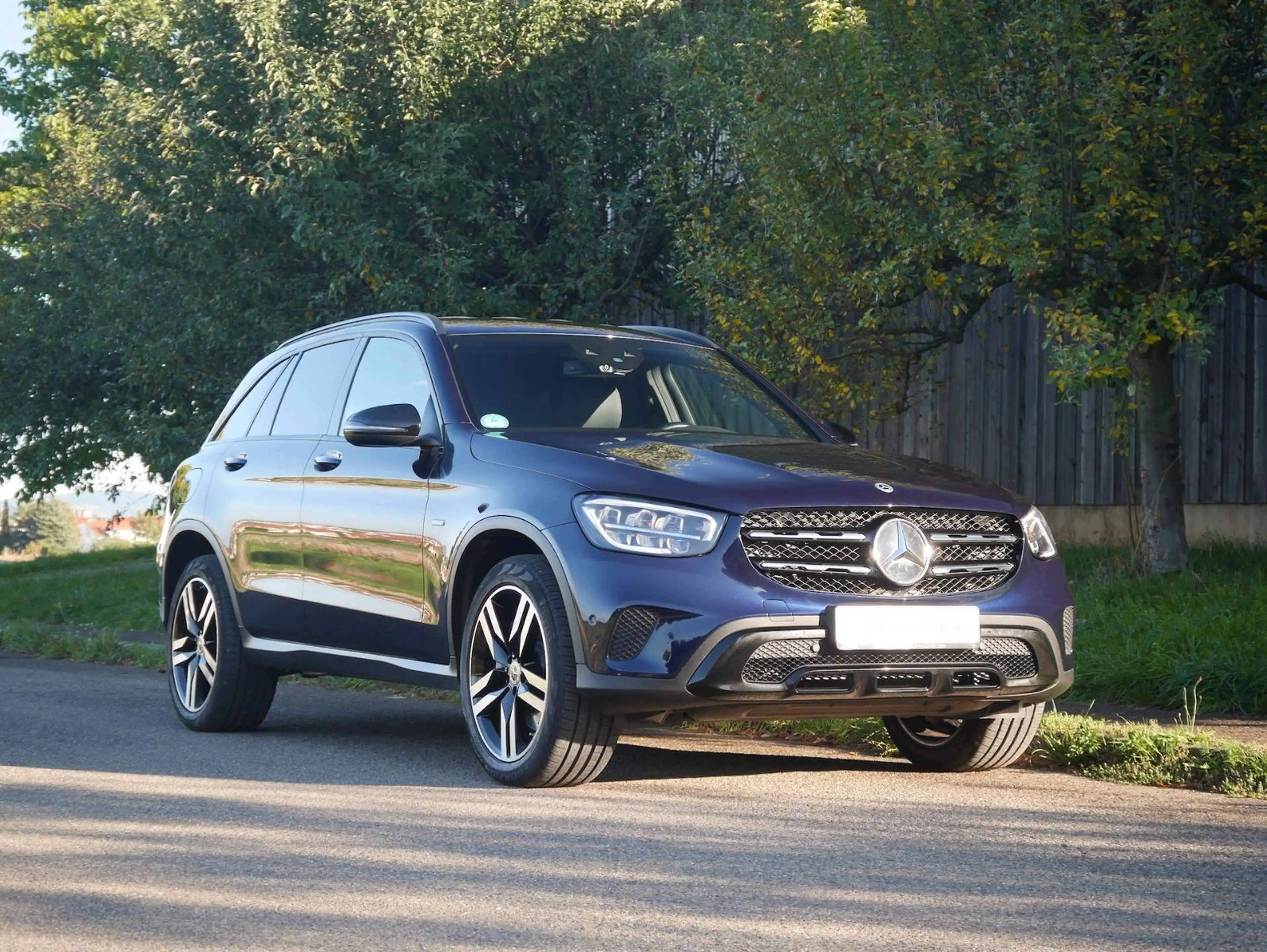 Mercedes-Benz GLC 300 e 4Matic Plug-In-Hybrid//AMG Line — photo 2