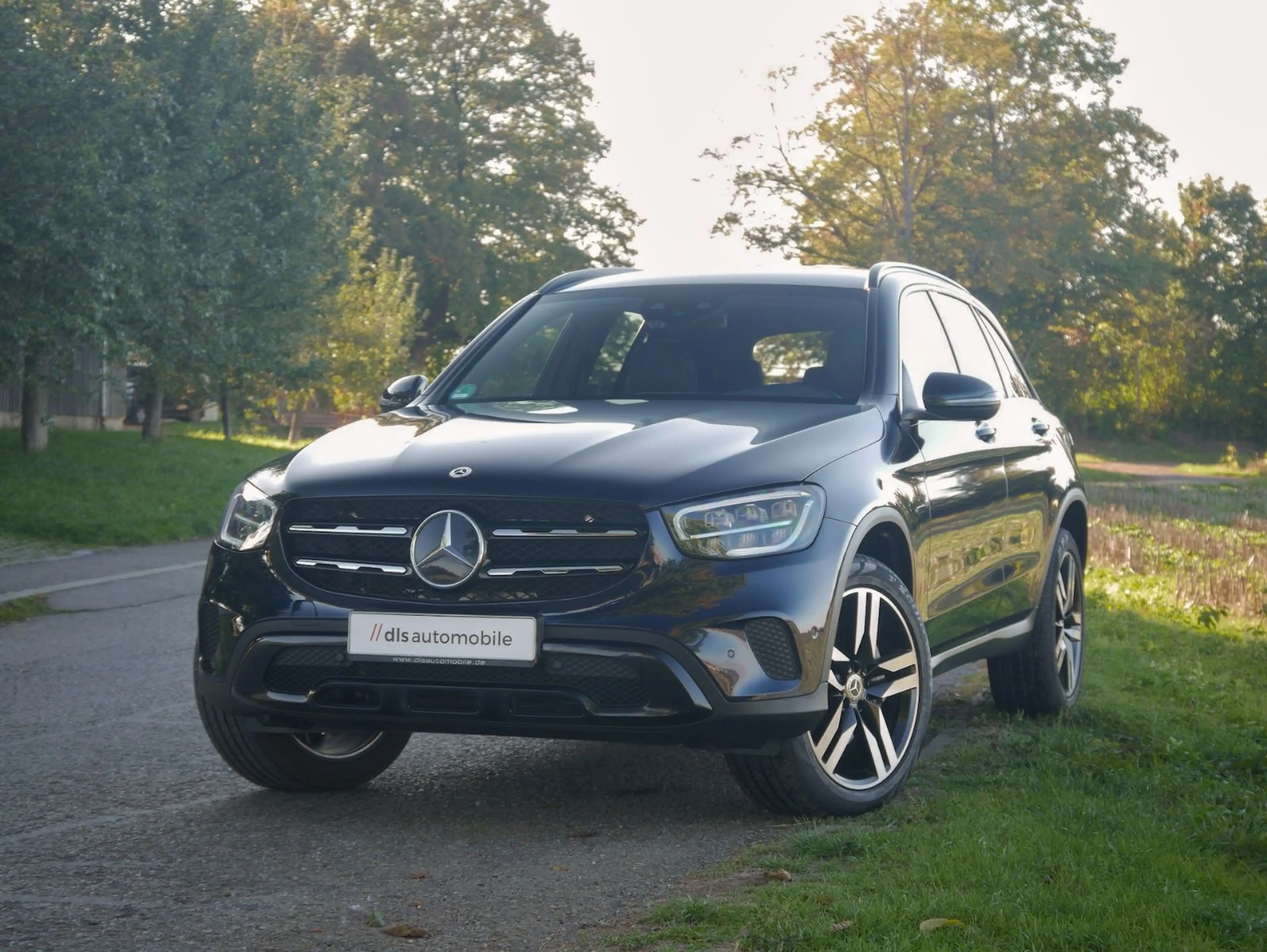 Mercedes-Benz GLC 300 e 4Matic Plug-In-Hybrid//AMG Line