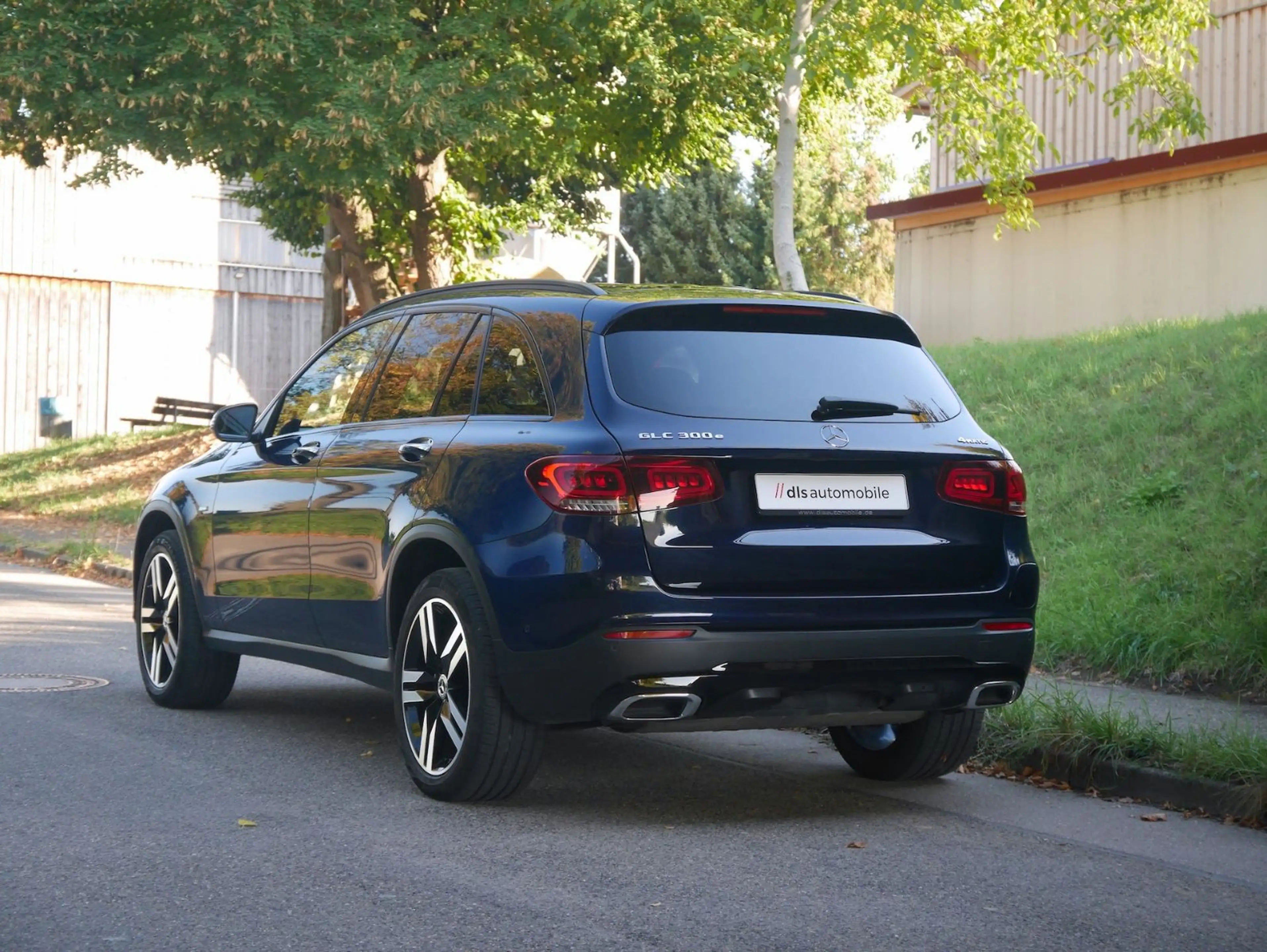 Mercedes-Benz GLC 300 e 4Matic Plug-In-Hybrid//AMG Line — photo 9