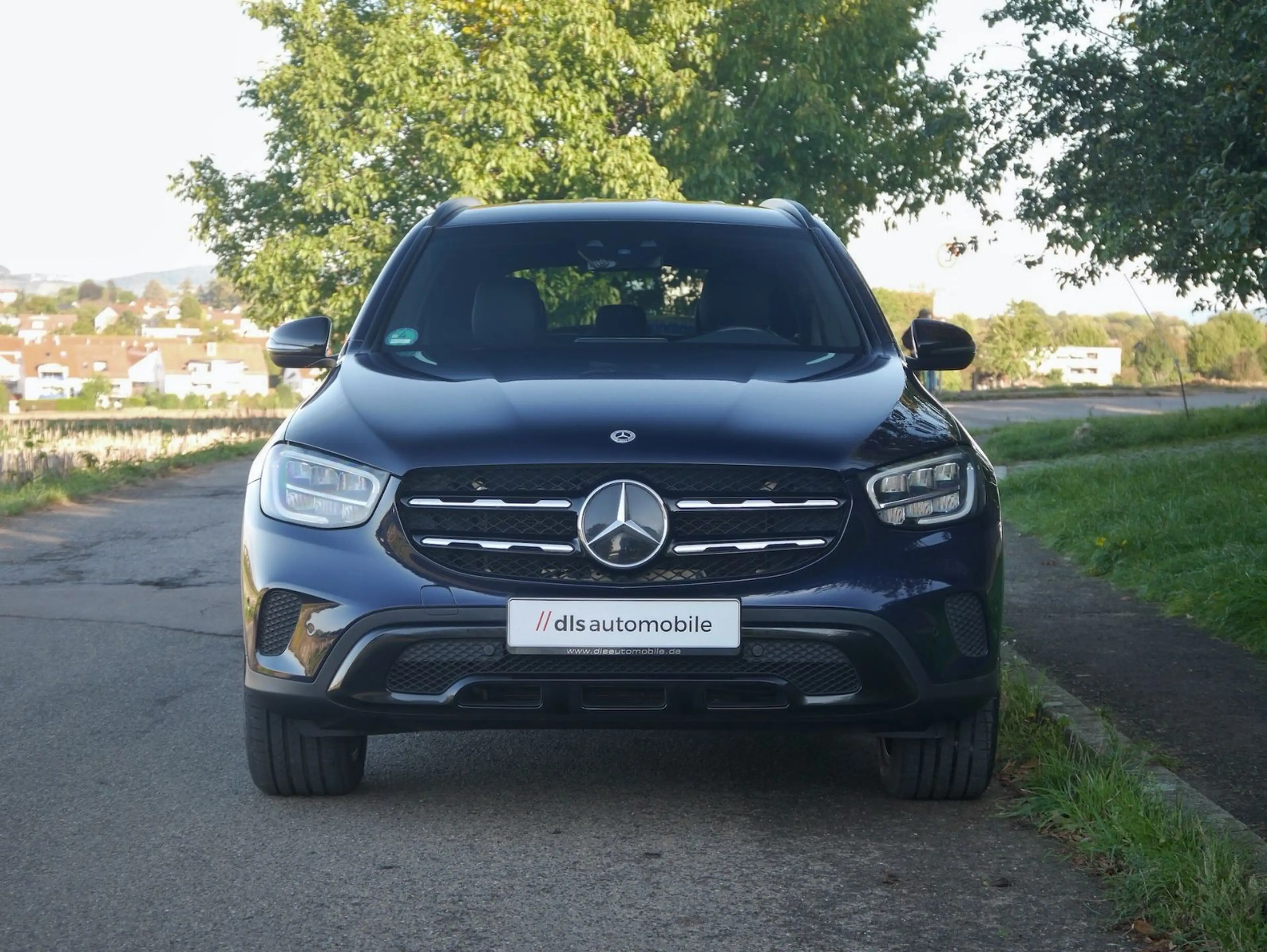 Mercedes-Benz GLC 300 e 4Matic Plug-In-Hybrid//AMG Line — photo 11
