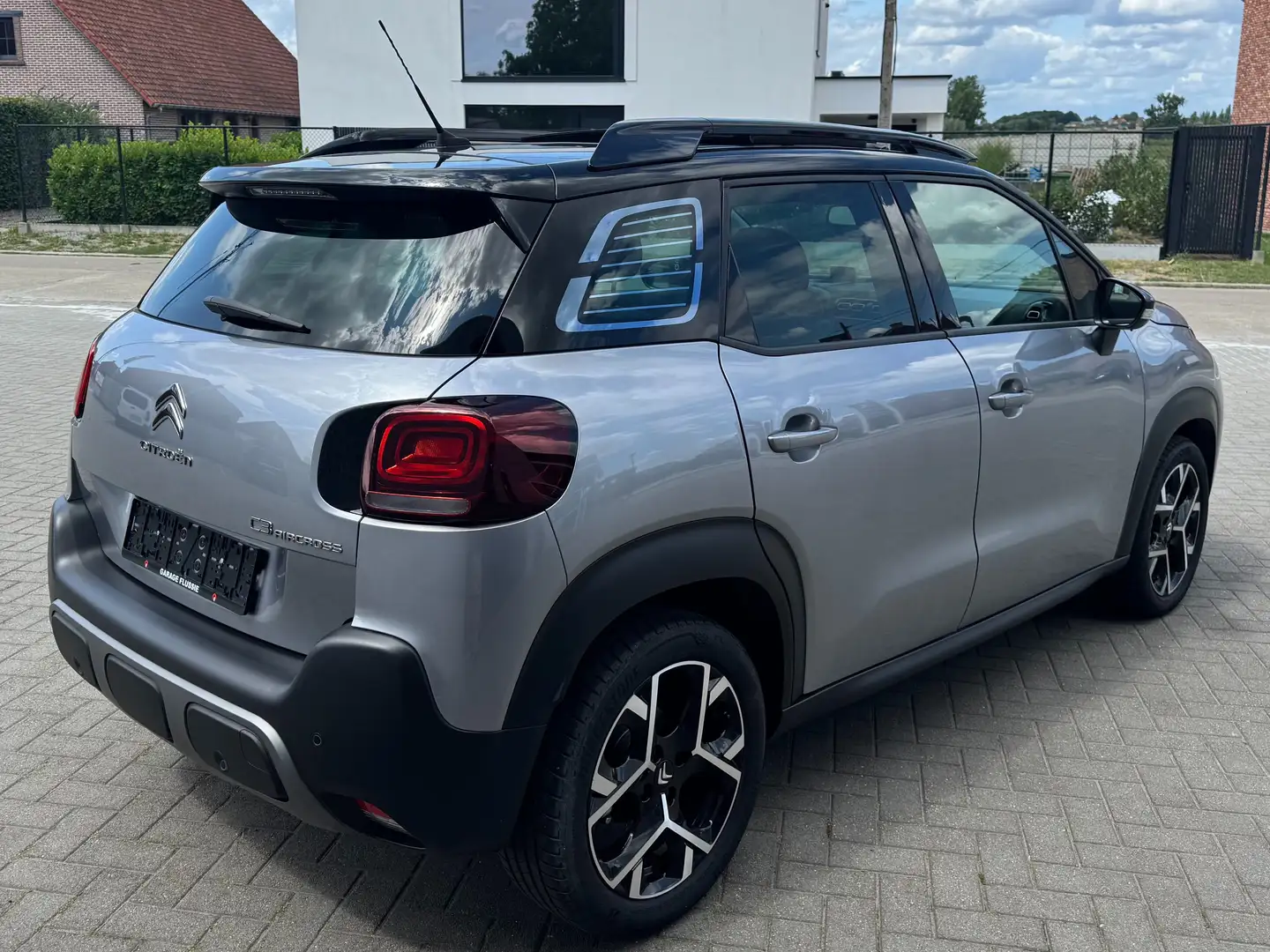 Citroen C3 Aircross Shine/OpenDak/GPS/Camera/Keyless/HeadUp/LED Grijs - 2