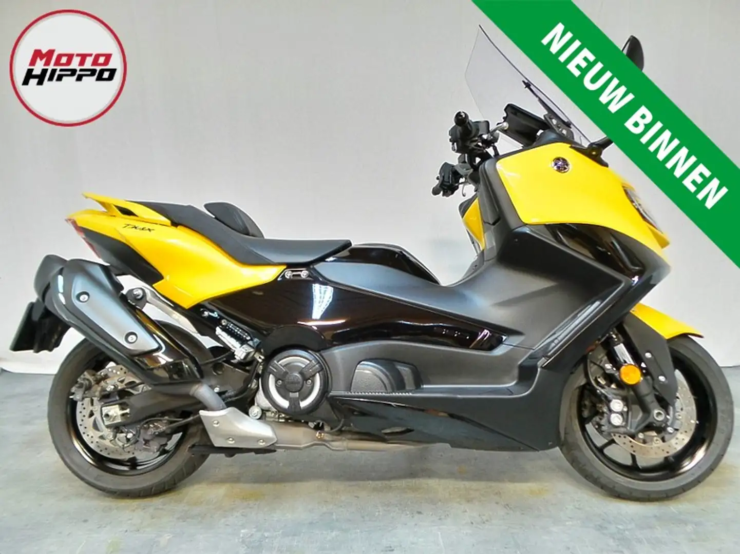 Yamaha TMAX 560 Amarillo - 1
