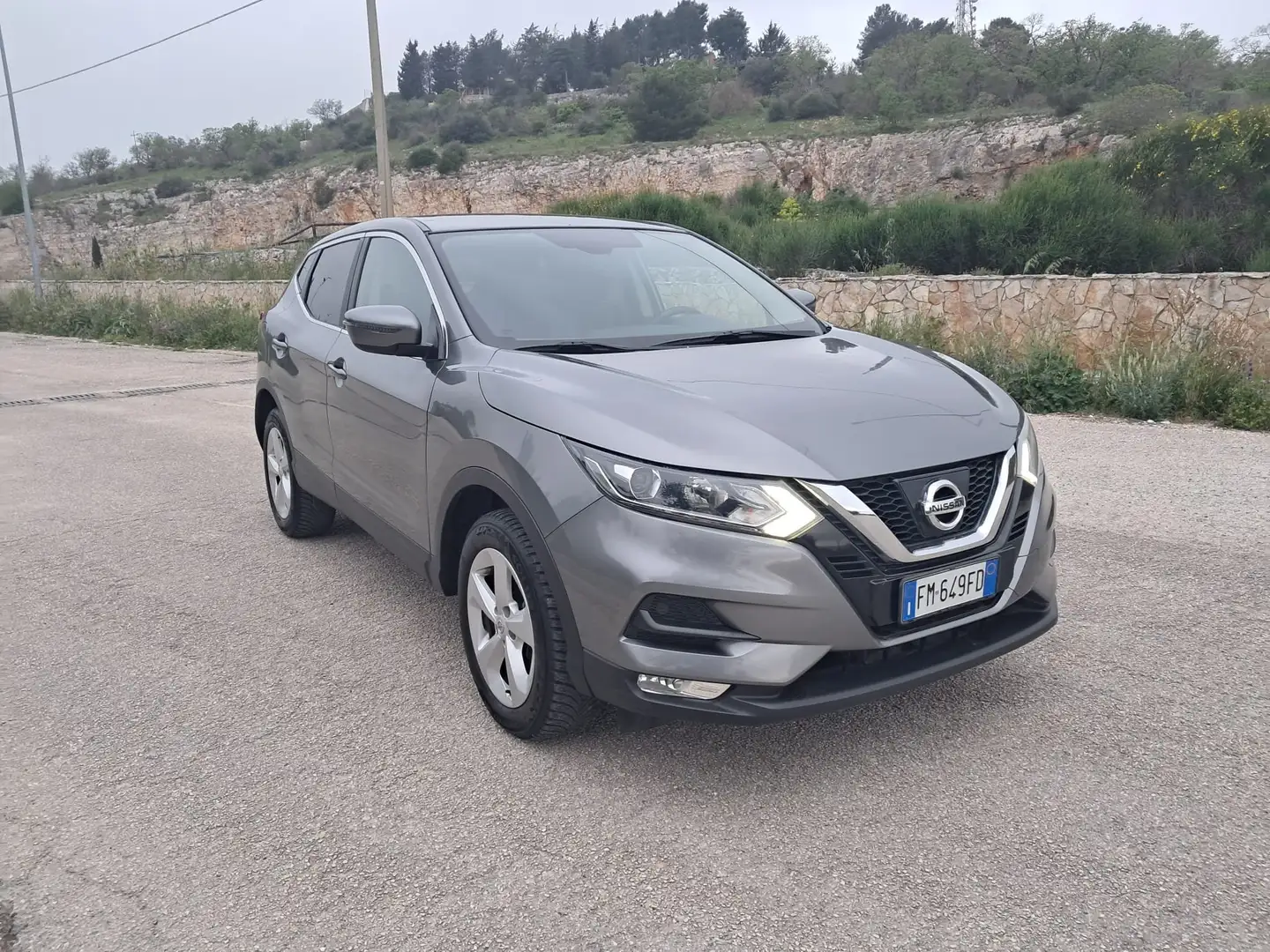 Nissan Qashqai 1.5 dci N-Connecta 110cv Grijs - 1