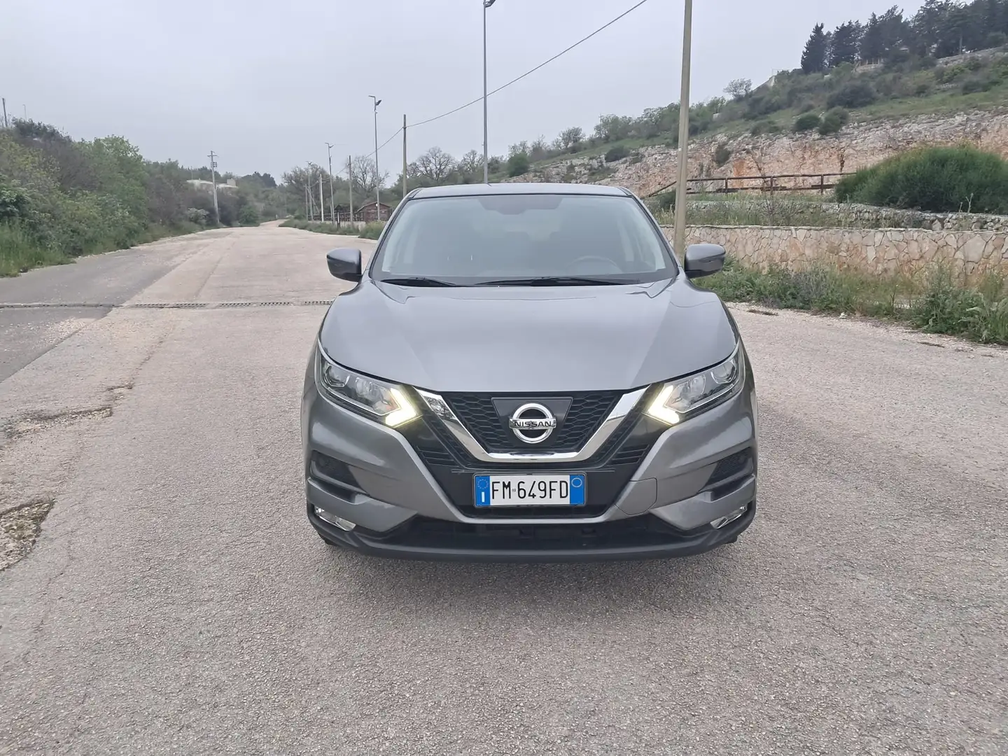 Nissan Qashqai 1.5 dci N-Connecta 110cv Grijs - 2