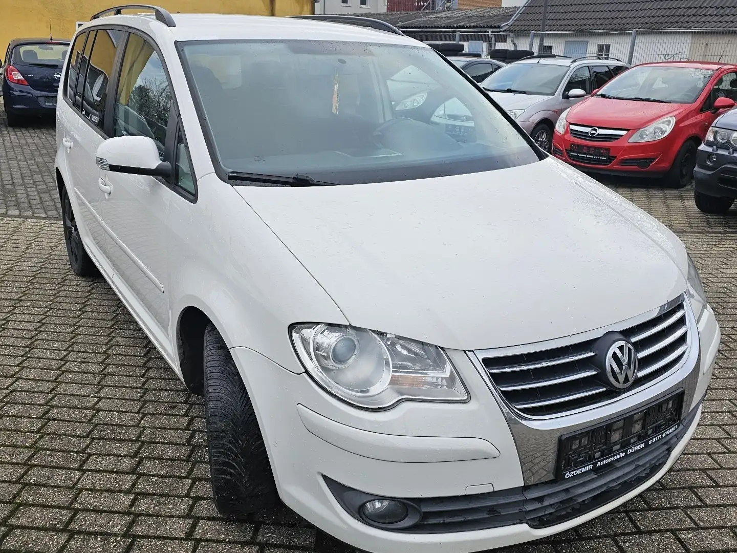 Volkswagen Touran 1.9 TDI DPF Trendline SAUBER INNEN UND AUSSEN Weiß - 2