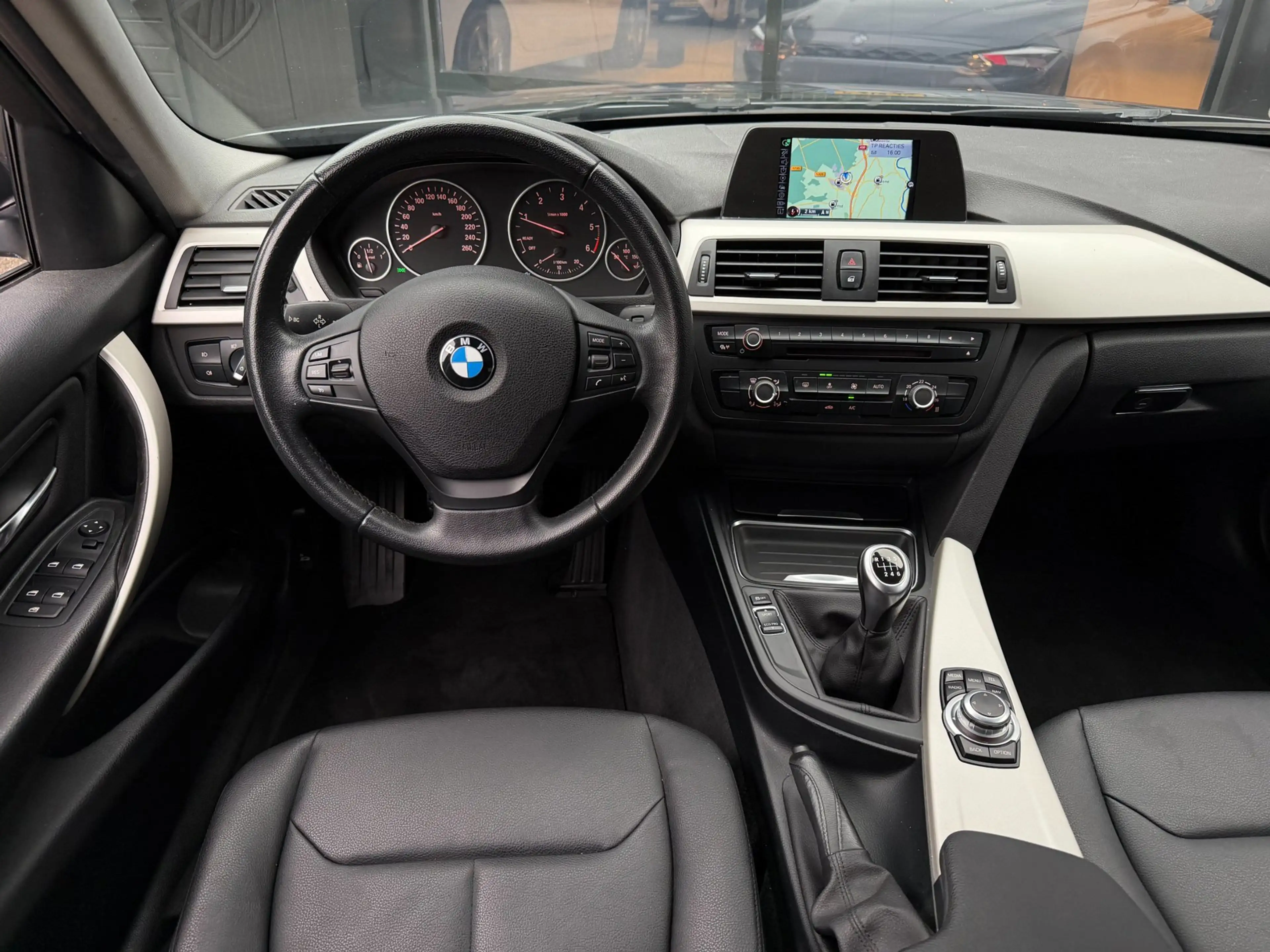 BMW 316 3-Serie 316D Business Edition Navi Leer 2015 — photo 8