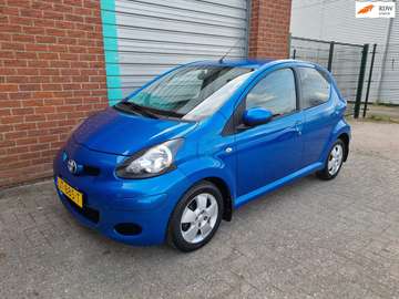 1.0-12V Comfort Navigator automaat Bj:2011