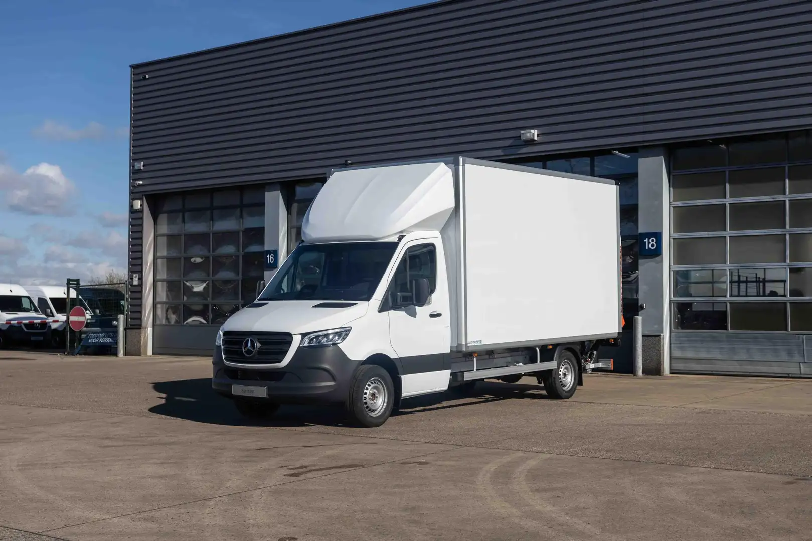 Mercedes-Benz Sprinter 317 CDI Chassis L3 RWD 9G-TRONIC 3.5T Wit - 2