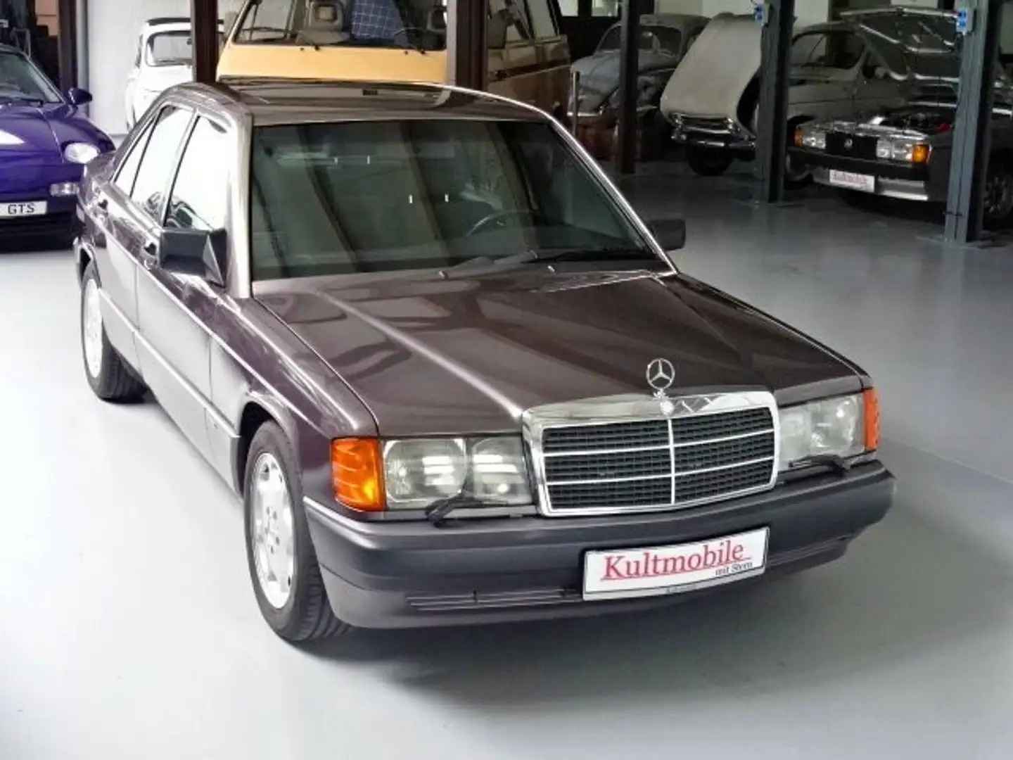 Mercedes-Benz 190 E 2.6 Violett - 1