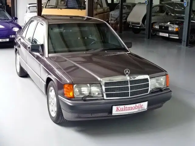 Mercedes-Benz 190 E 2.6