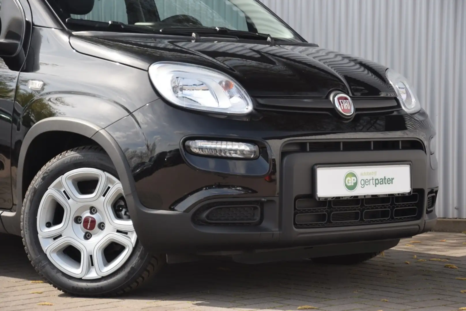 Fiat Panda 1.0 Hybrid Airco/Bluetooth/DAB Zwart - 2