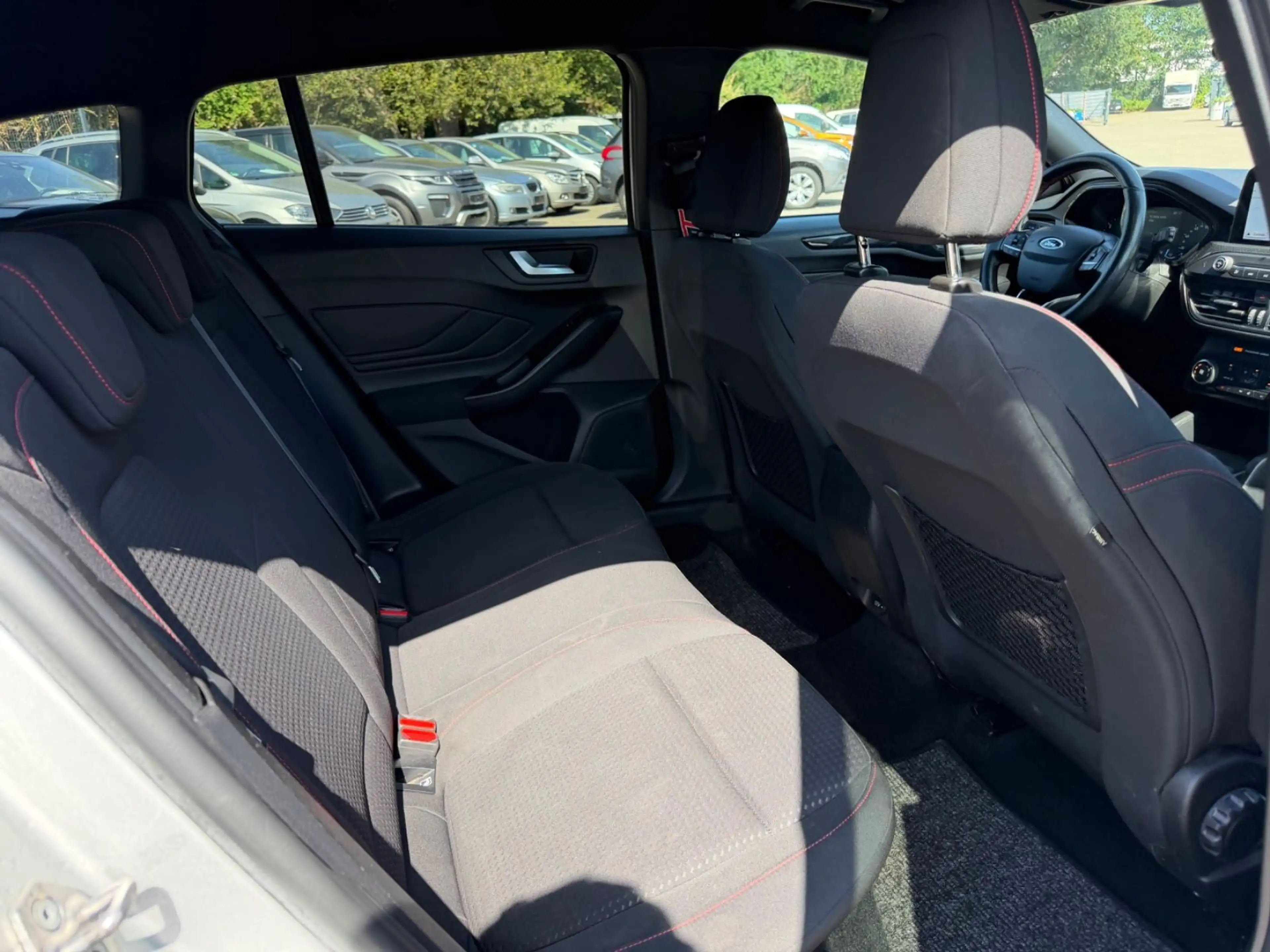 Ford Focus Turnier ST-Line/EURO6/TEMPO/LED/NAVI/KLIMA — photo 14