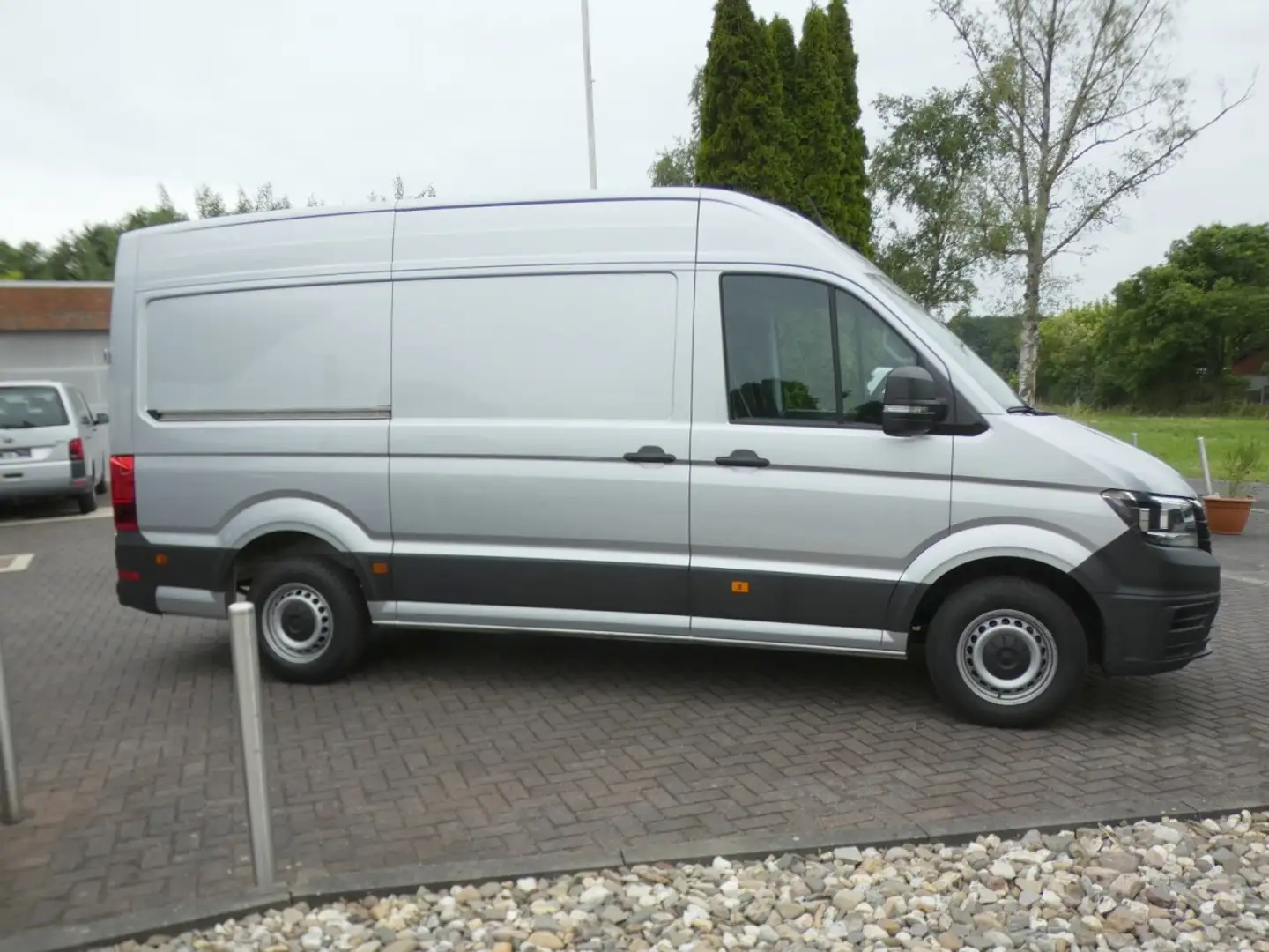 Volkswagen Crafter 35 Hochraumkasten MR Automatik FWD Navi Argent - 2