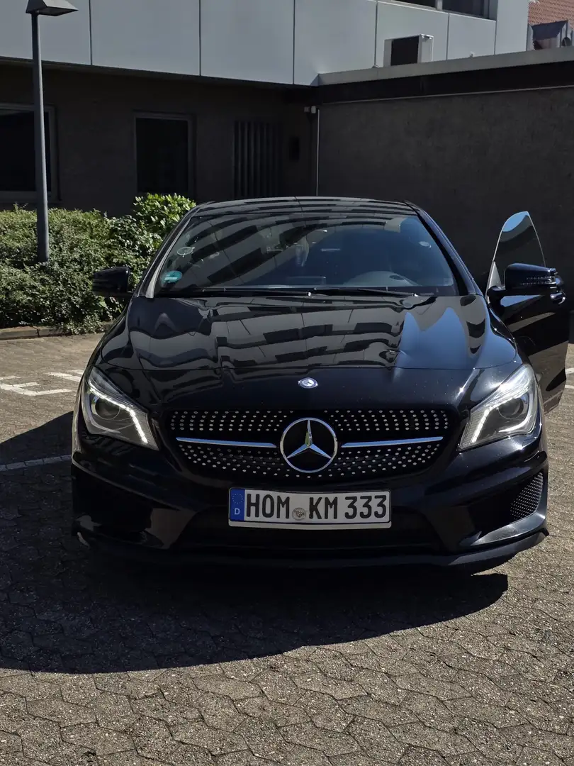 Mercedes-Benz CLA 200 CLA 200 (117.343) AMG Line Schwarz - 2