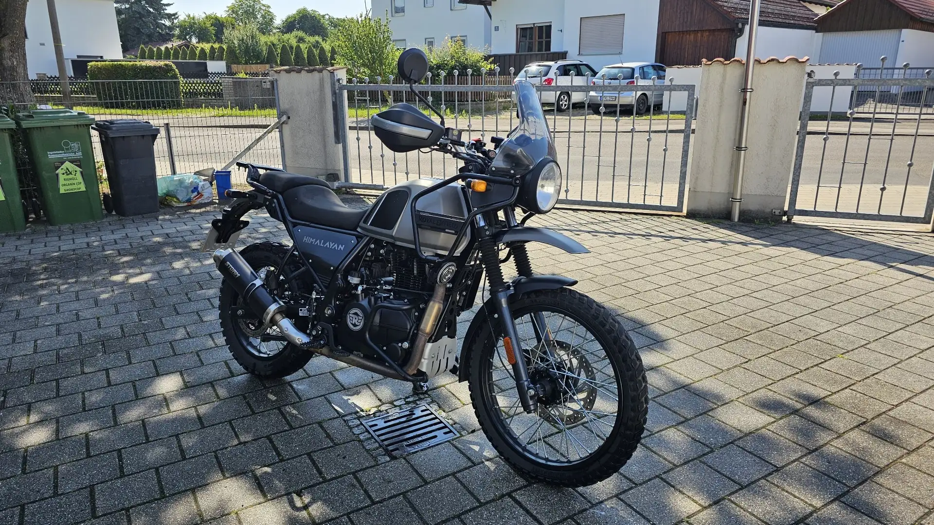 Royal Enfield Himalayan Grau - 1