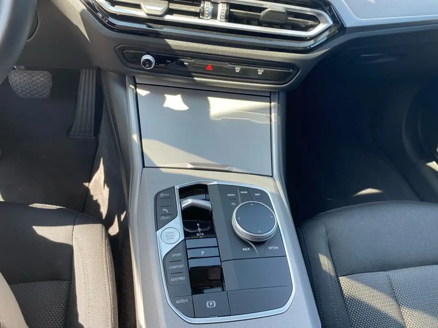 BMW 320 Weiß - 2