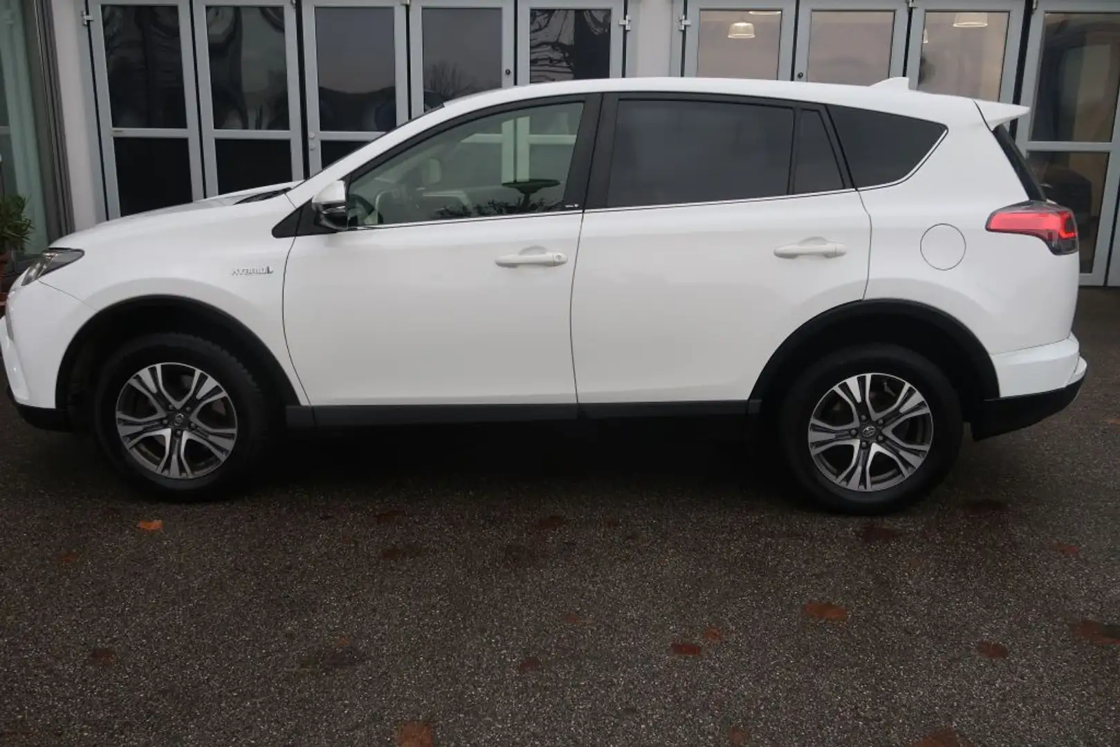 Toyota RAV 4 2.5 4x2 Hybrid Edition S+ White - 2